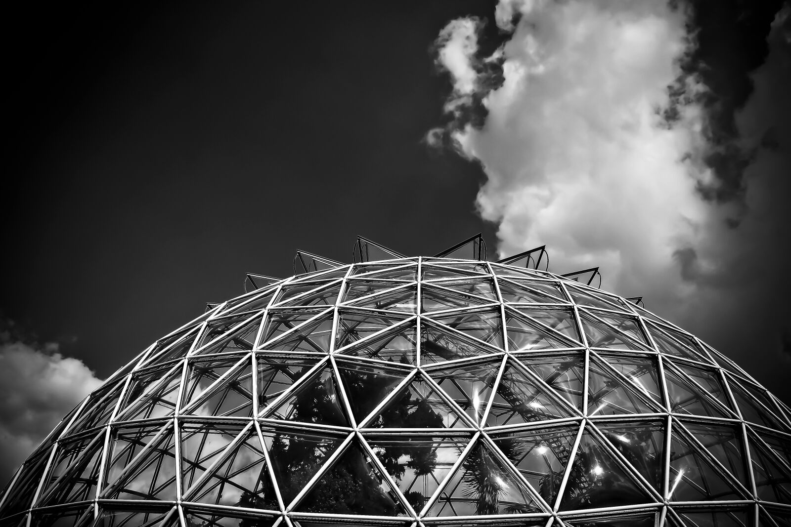 Olympus OM-D E-M10 sample photo. Architecture, glass, building photography