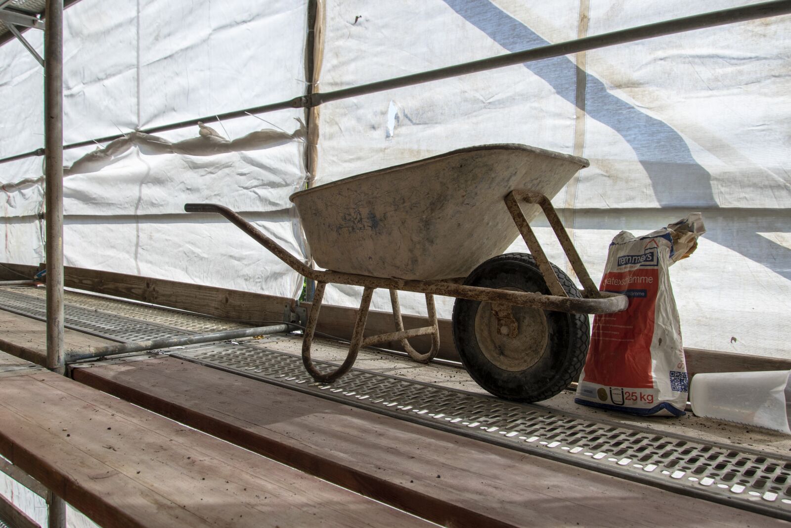 Nikon D5300 sample photo. Site, construction site scaffolding photography
