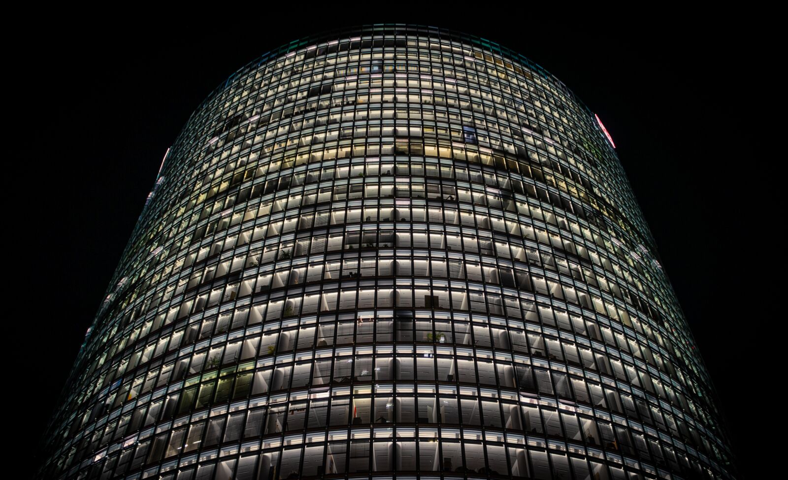 Sony a7 II + Sony FE 28-70mm F3.5-5.6 OSS sample photo. Night photograph, long exposure photography