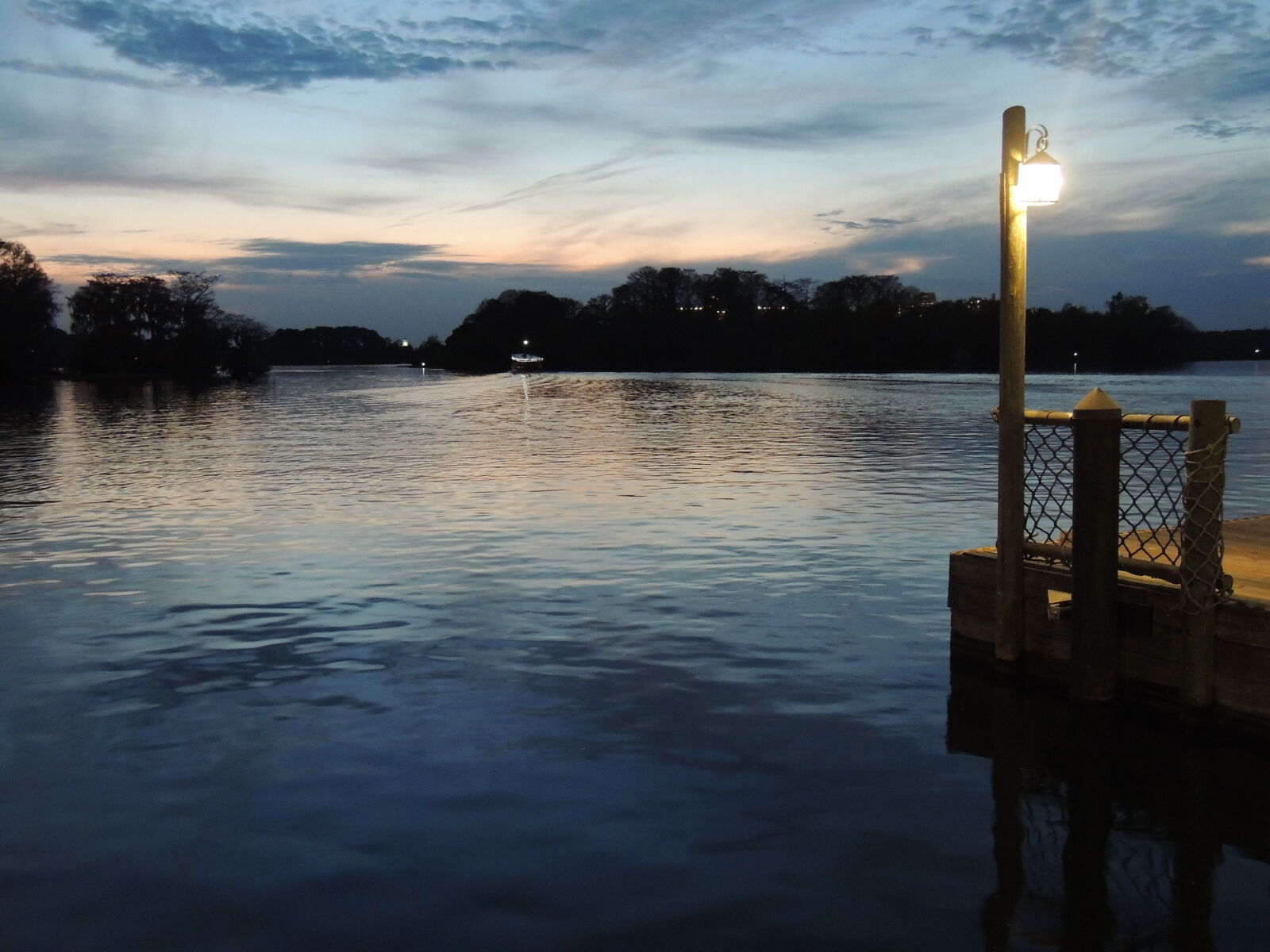 Nikon Coolpix P510 sample photo. Water, dock, night, light photography