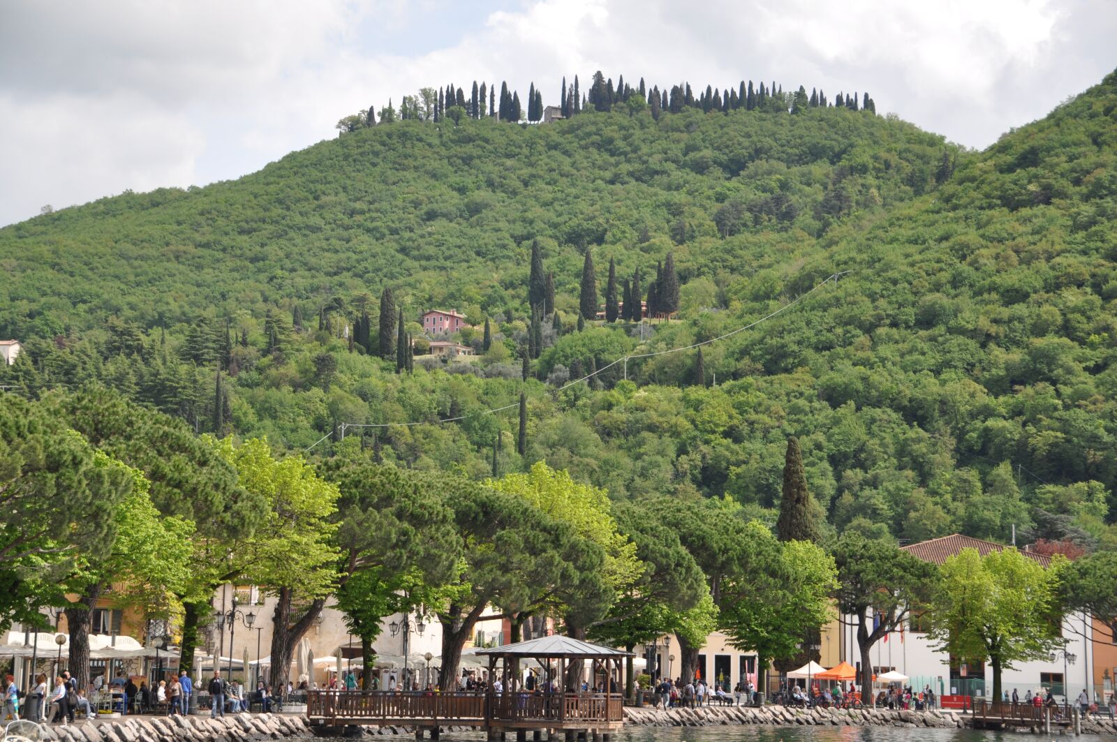 Nikon D90 sample photo. Garda, promenade, italy photography