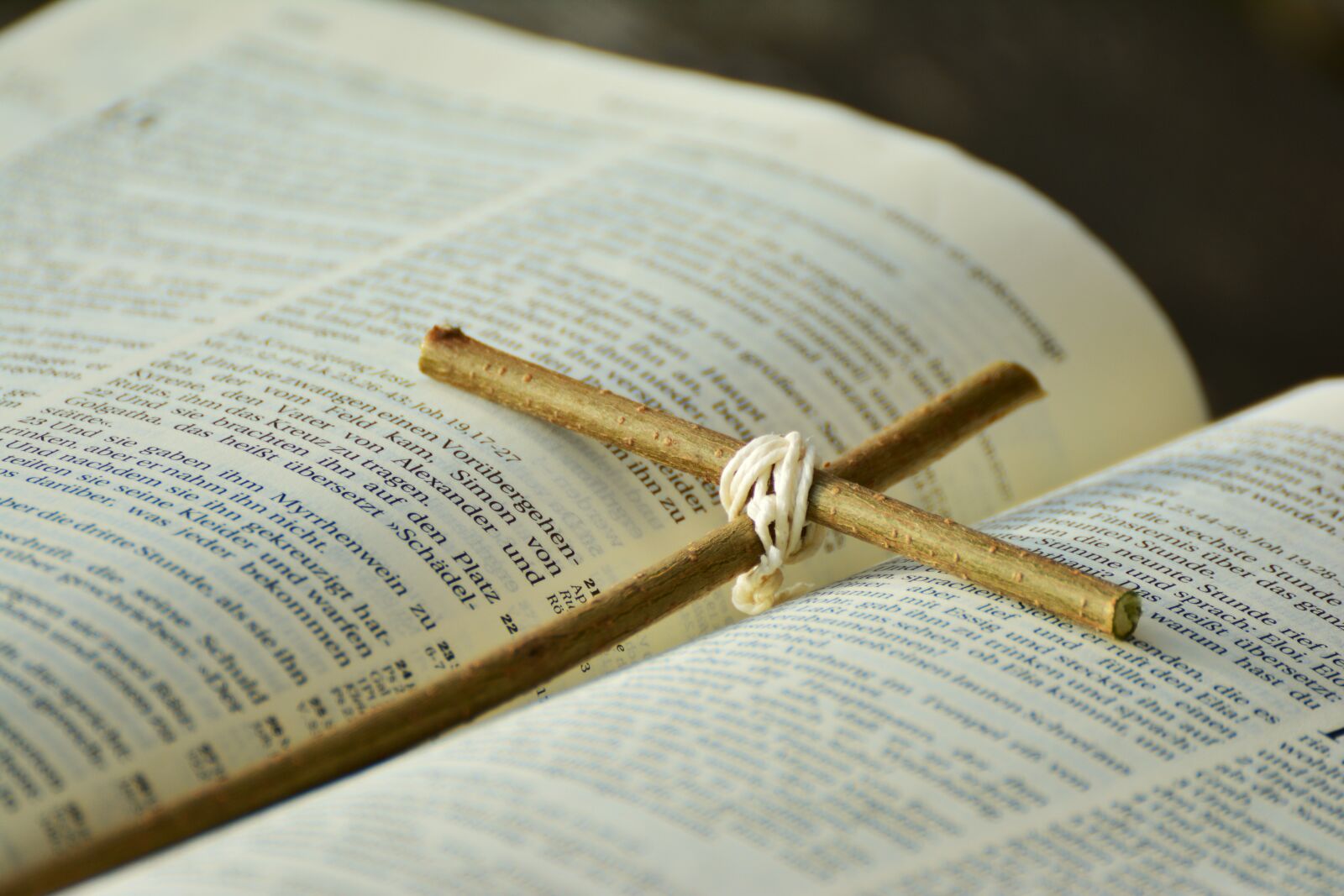 Nikon D5200 sample photo. Bible, cross, easter photography