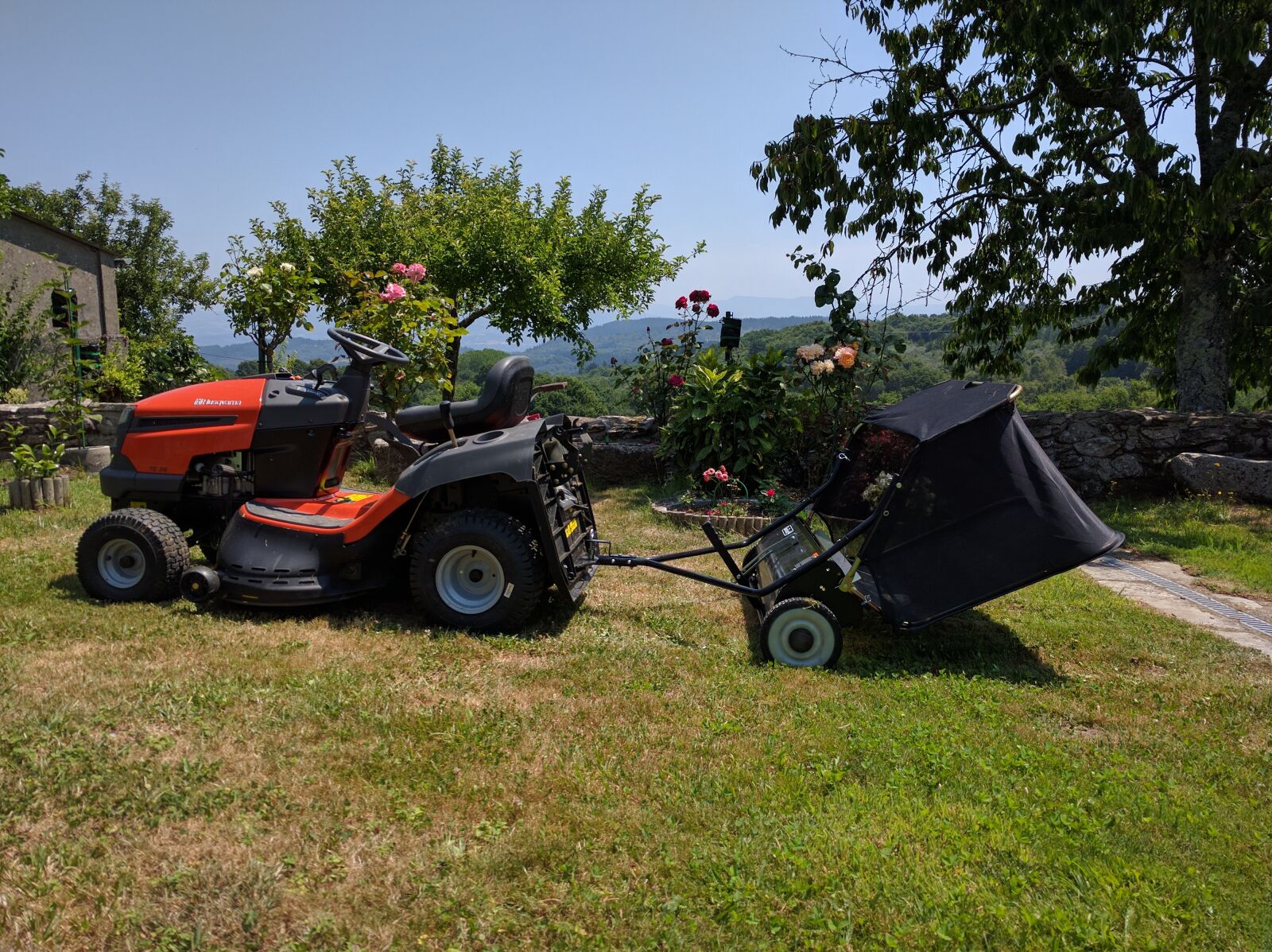 LG Nexus 5X sample photo. Lawn mower, tractor, barredora photography