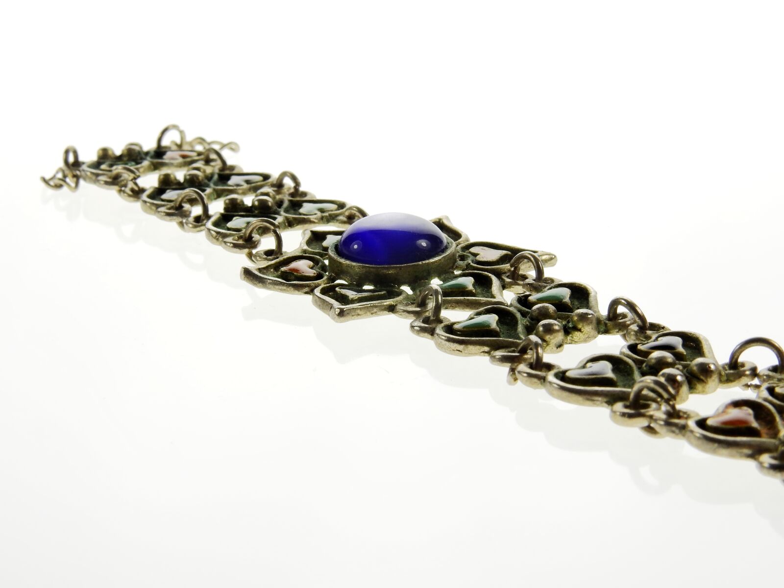 Nikon Coolpix P900 sample photo. Jewellery, bangle, chain photography