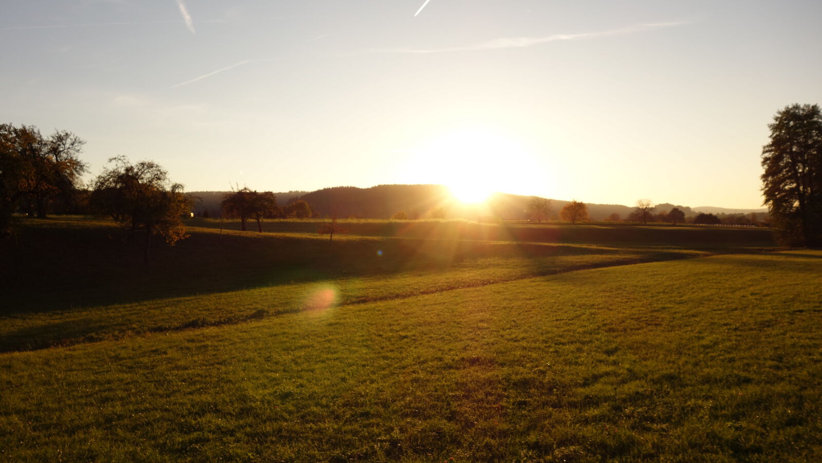 Sony Cyber-shot DSC-RX100 sample photo. Colorless, sky, green, fields photography
