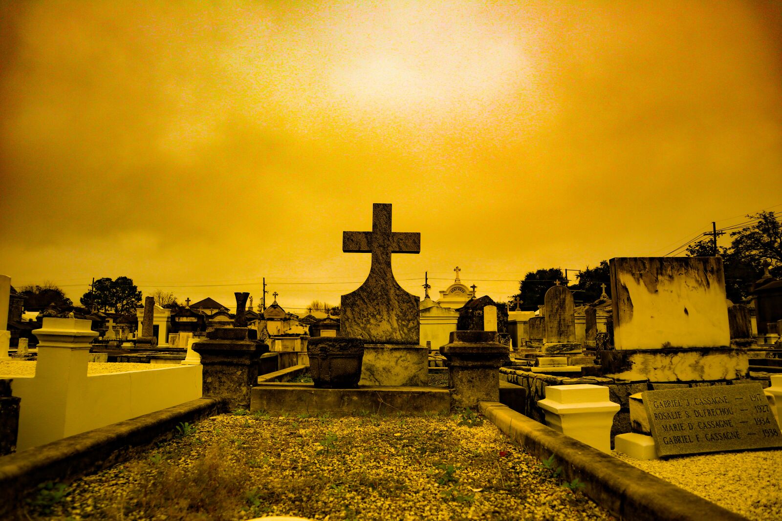 Canon EOS M6 sample photo. Cemetery, graveyard, tombstone photography
