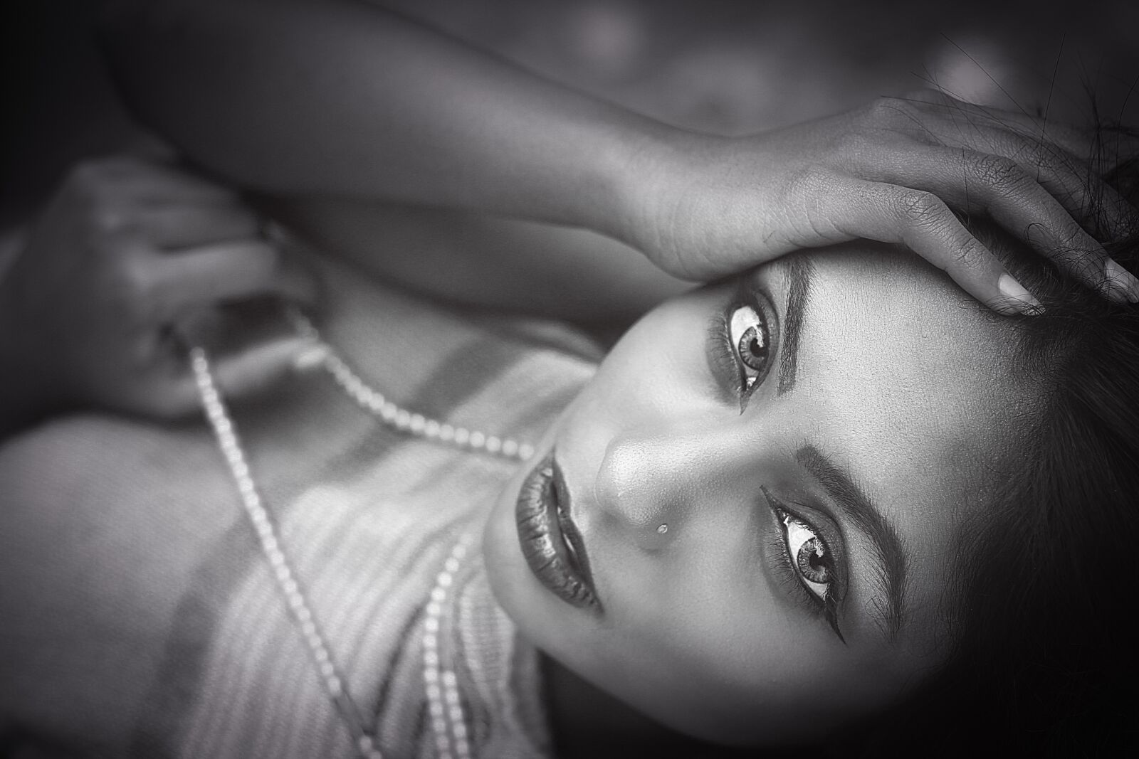 Canon EOS 60D + Canon EF 50mm F1.8 II sample photo. Female portrait, black white photography