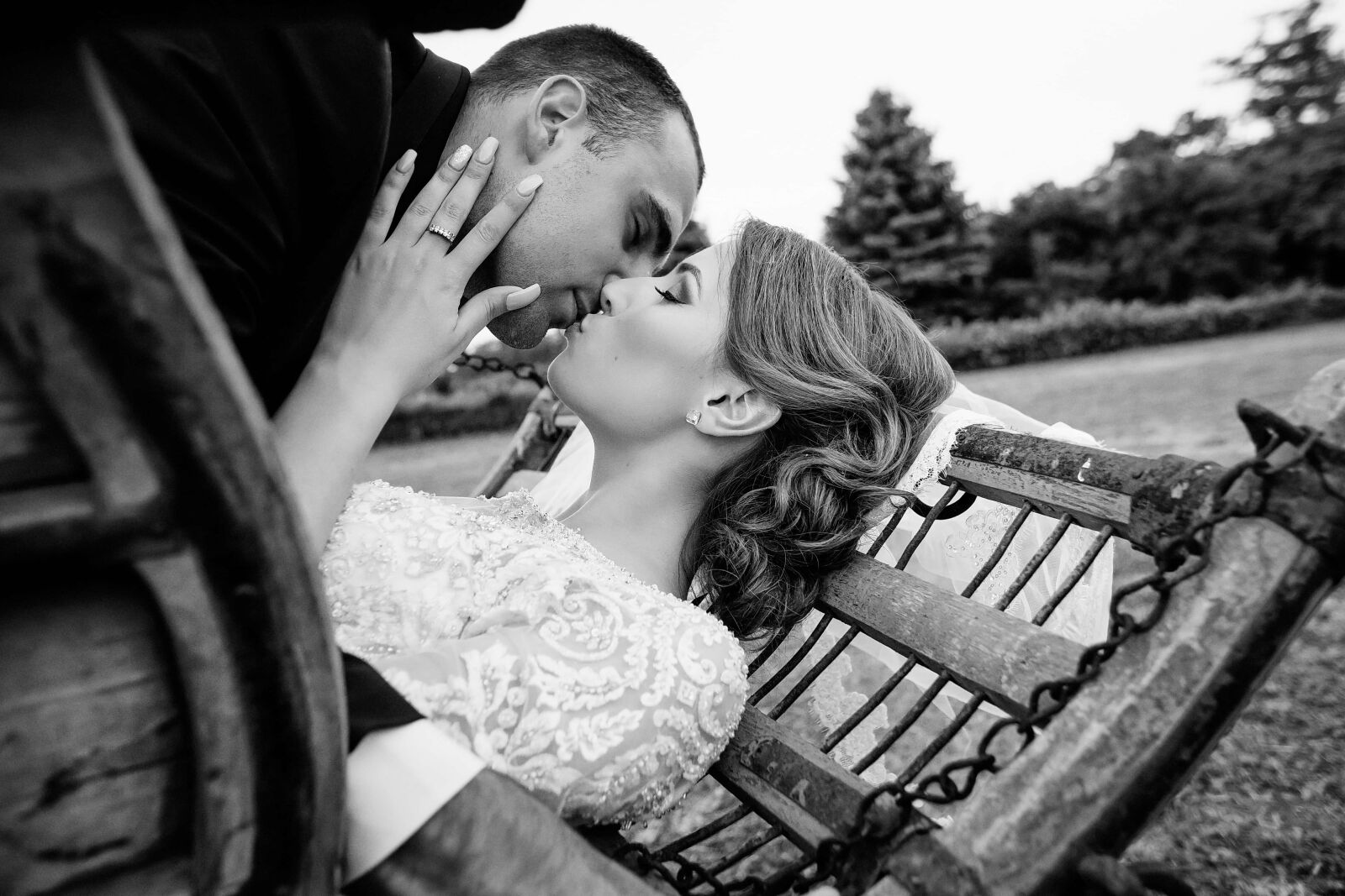 Canon EF 16-35mm F2.8L II USM sample photo. Bride, kiss, groom, nostalgia photography
