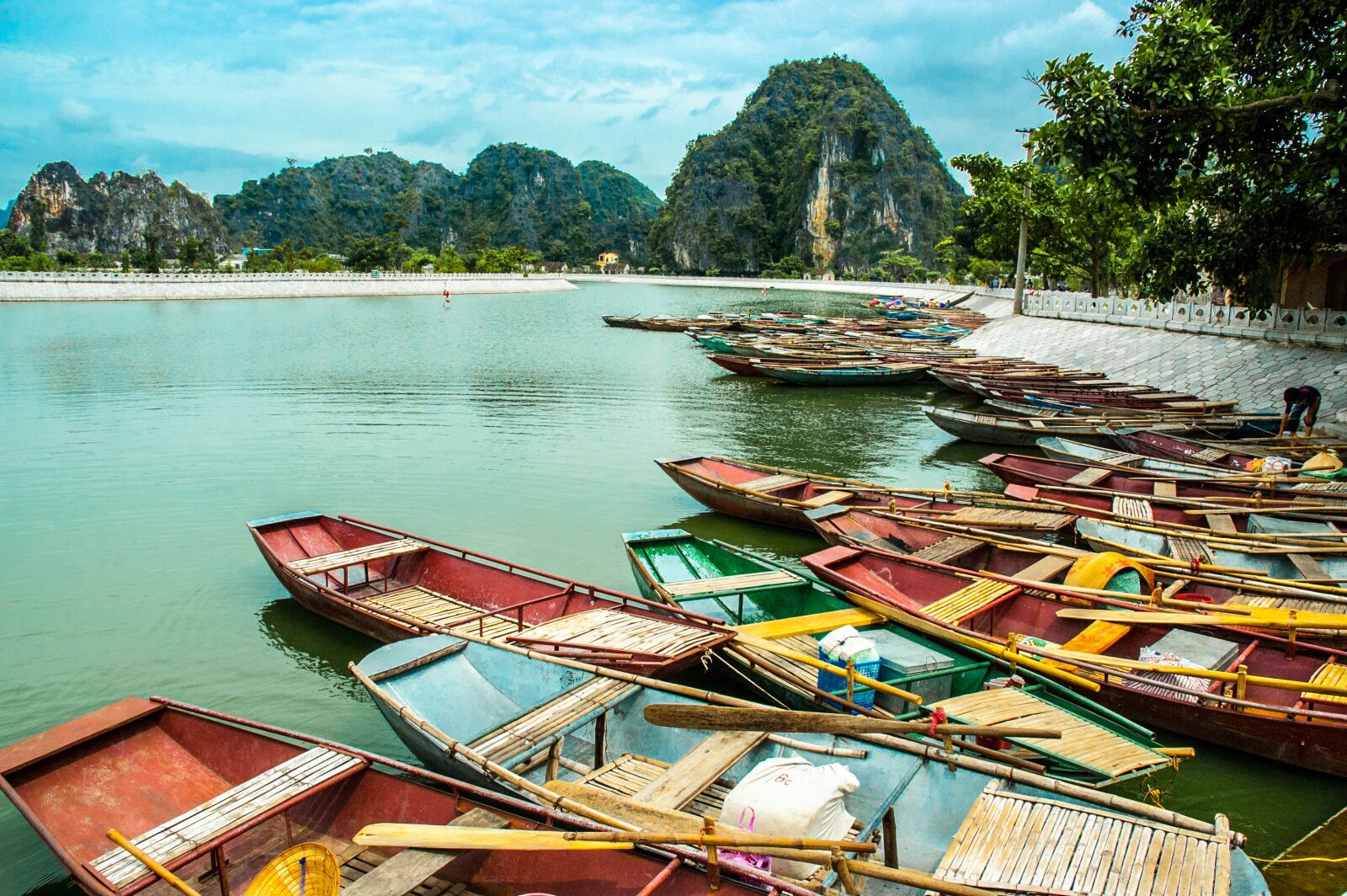 Nikon D70 sample photo. Vietnam, water, boats photography