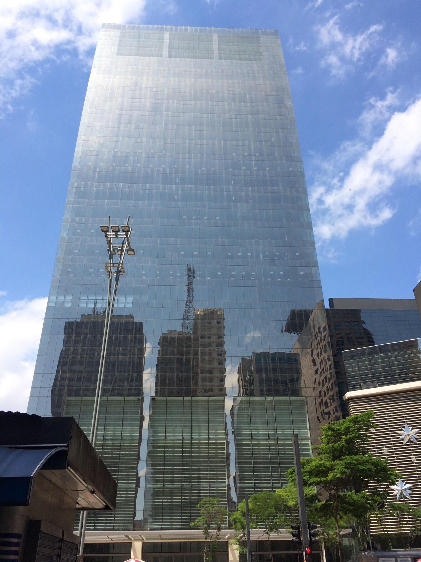 iPhone 5s back camera 4.15mm f/2.2 sample photo. S o paulo, building photography