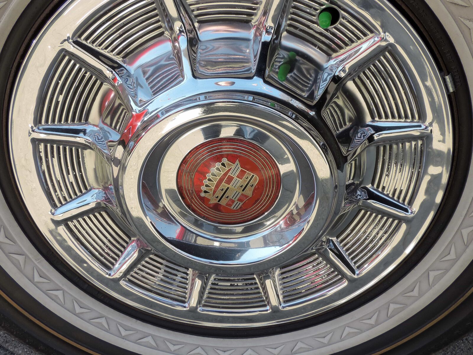 Nikon Coolpix P520 sample photo. Aluminum, radial, reflection, round photography