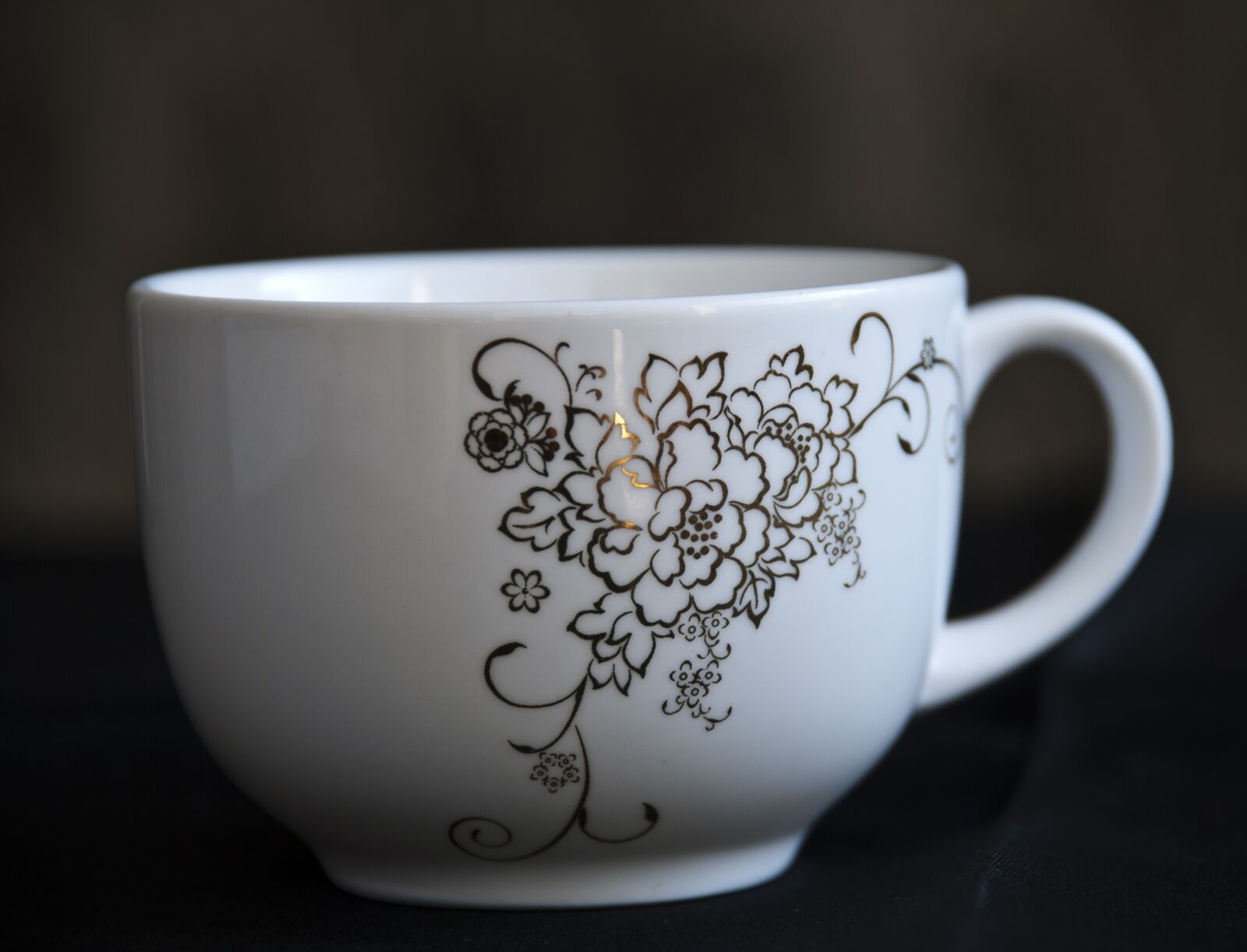 Nikon D60 sample photo. Cup, tea, crockery photography