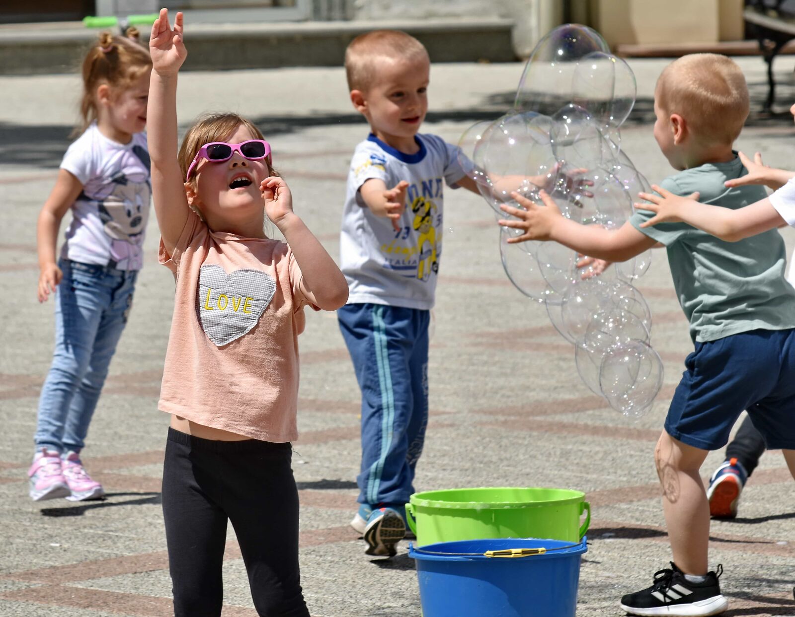 Nikon D5500 sample photo. Cheerful, childhood, enjoyment, fun photography