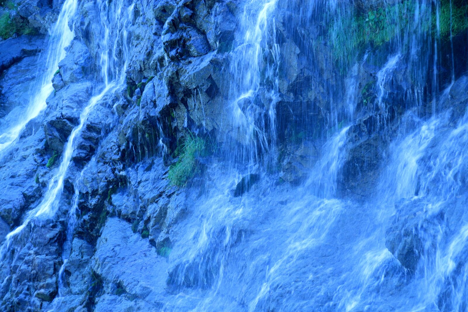 Canon EOS 70D + Canon TS-E 90mm F2.8 Tilt-Shift sample photo. Water, waterfall, light photography