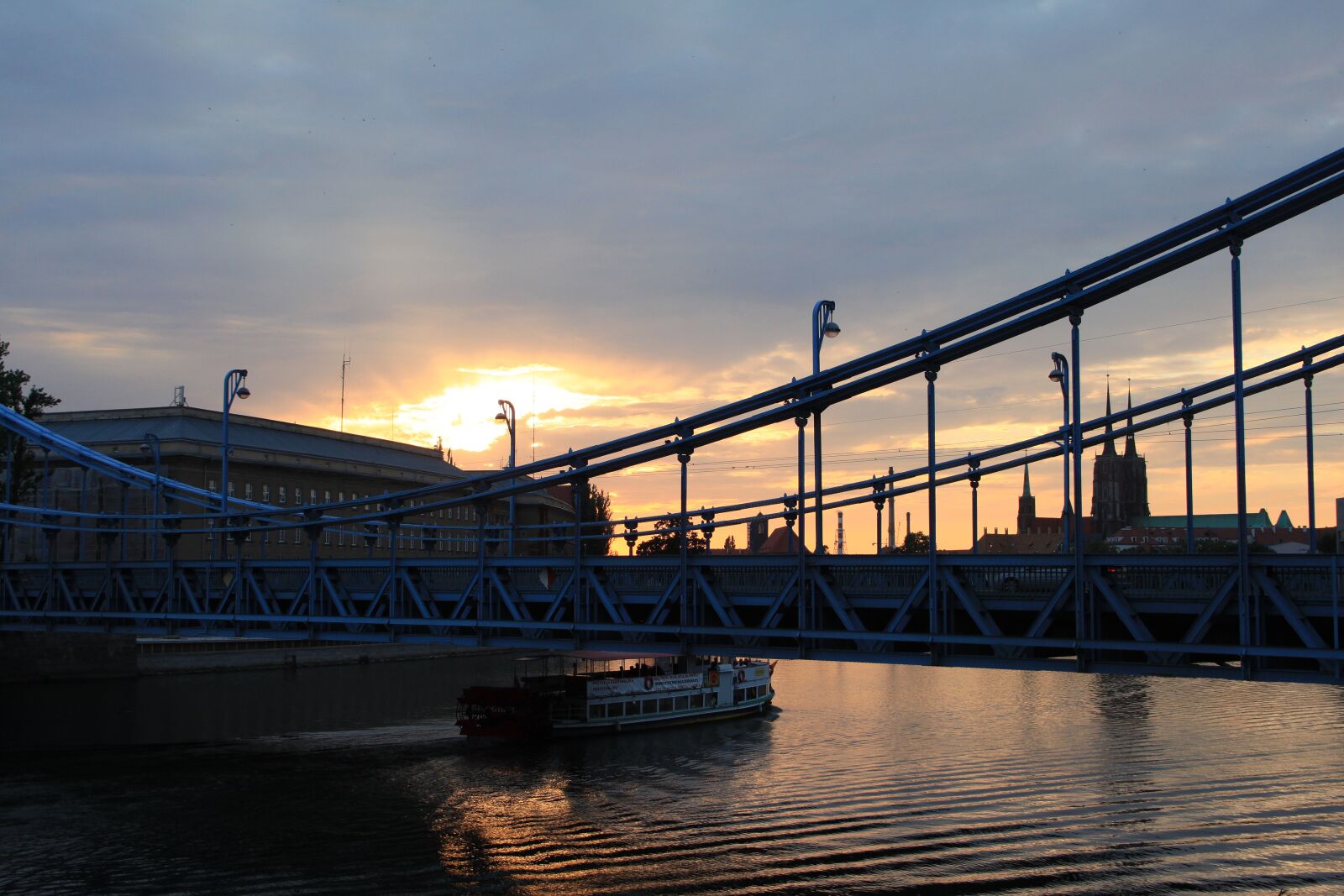 Canon EOS 500D (EOS Rebel T1i / EOS Kiss X3) sample photo. Bridge, monolithic part of photography