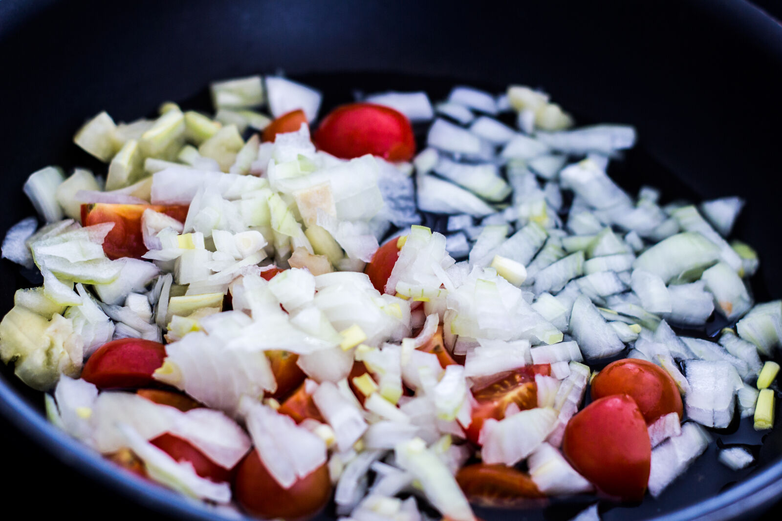 Canon EOS 550D (EOS Rebel T2i / EOS Kiss X4) sample photo. Bowl, close, up, cooking photography