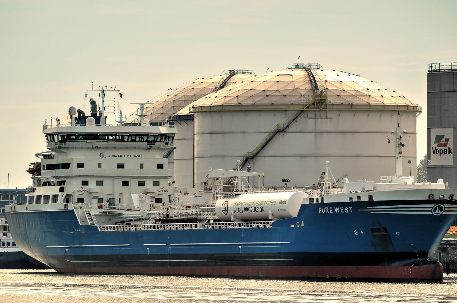 Nikon D3200 sample photo. Tanker, ship, oil tanker photography