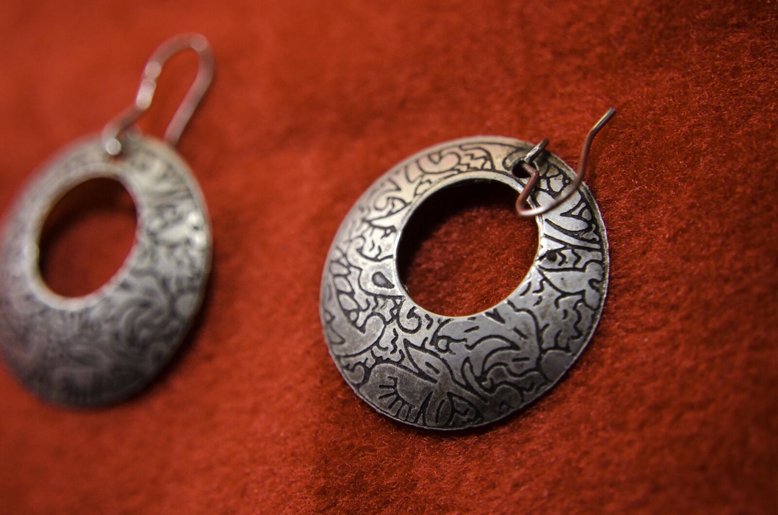 Nikon D5100 sample photo. Earrings, jewelry, object, metal photography
