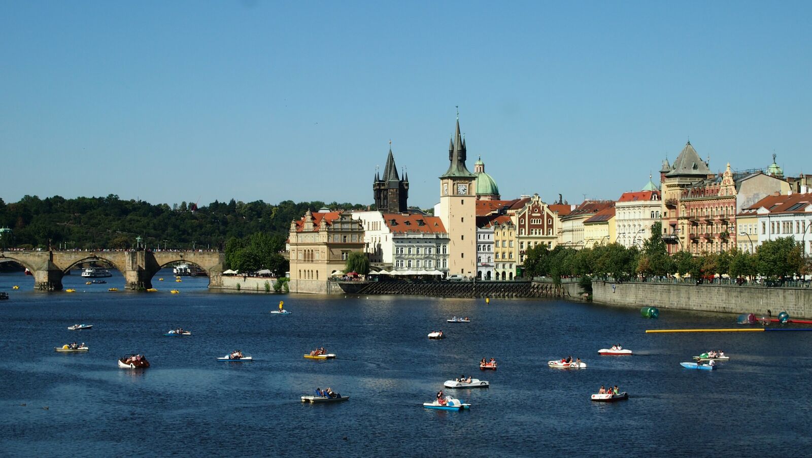 Olympus PEN E-PL3 sample photo. Prague, moldova, charles bridge photography