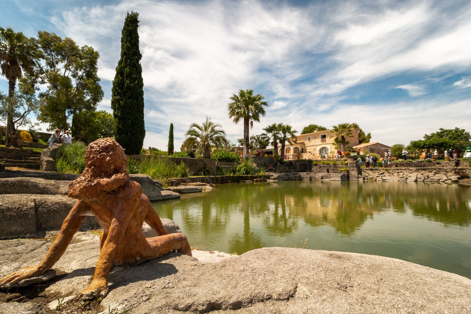 Canon EOS 70D + Canon EF-S 10-18mm F4.5–5.6 IS STM sample photo. Statue, lac, garden photography