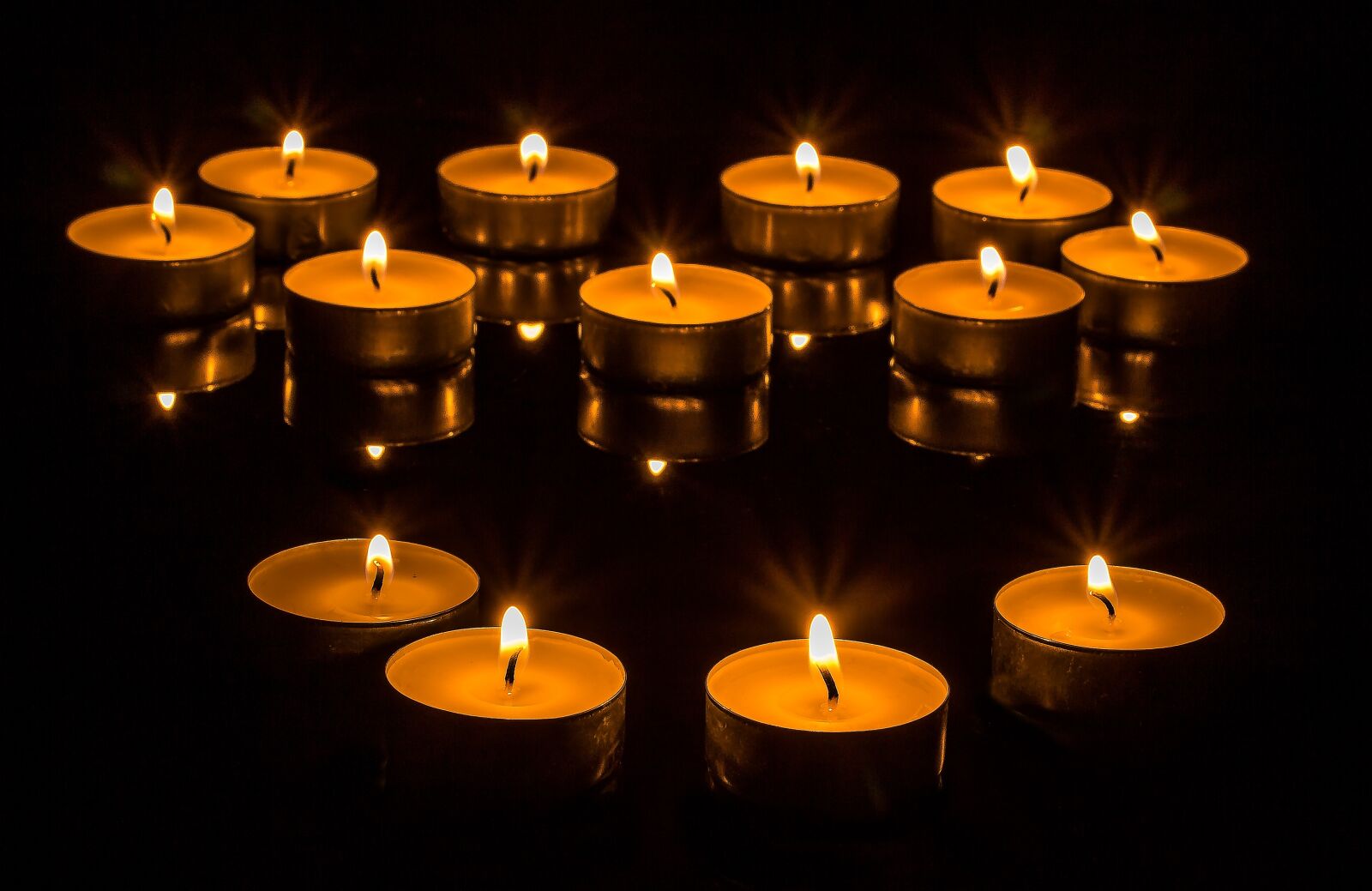 Canon EOS 650D (EOS Rebel T4i / EOS Kiss X6i) sample photo. Lights, tea lights, candles photography