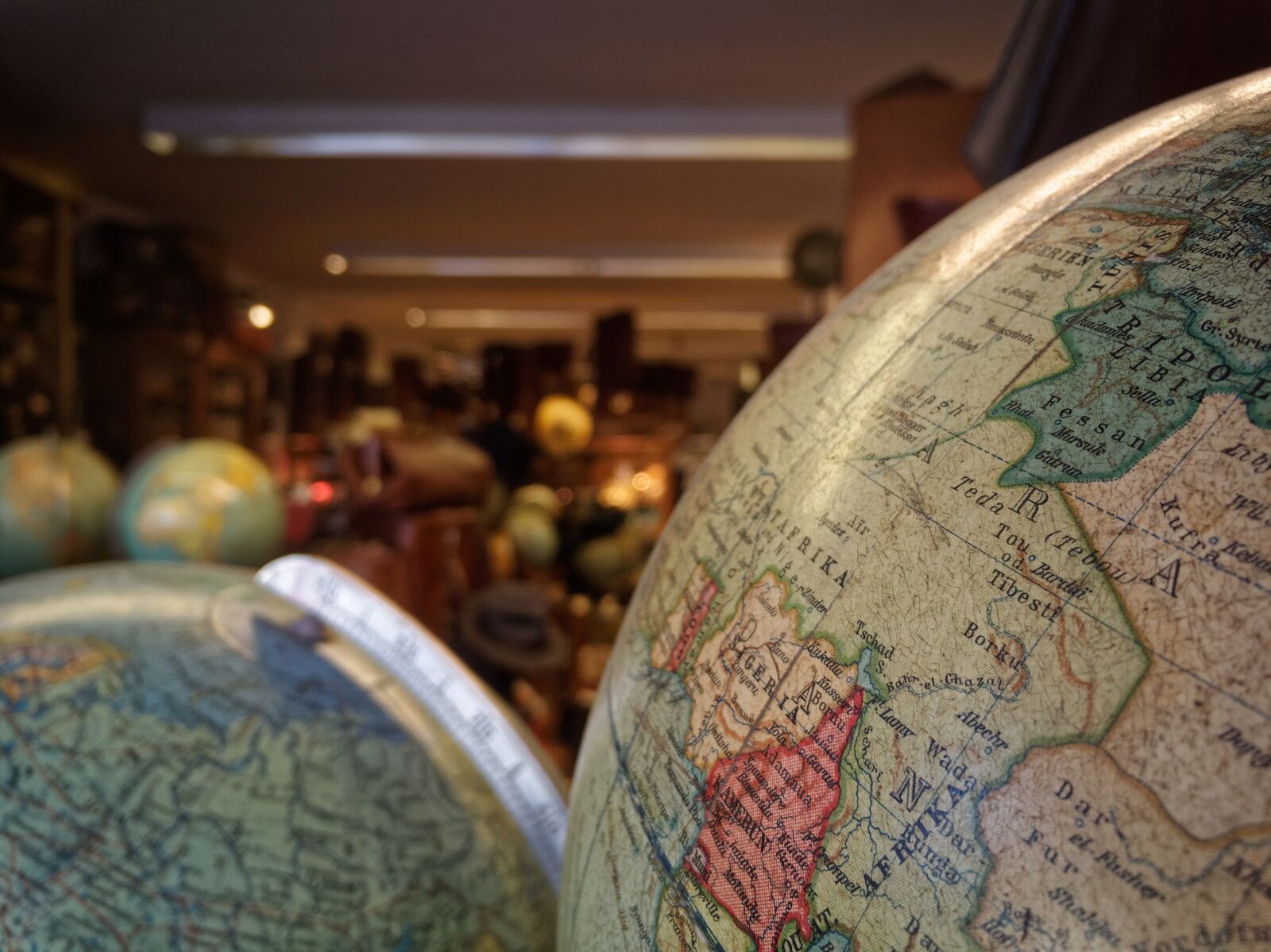 iPhone SE back camera 4.15mm f/2.2 sample photo. Globe, earth, planet photography