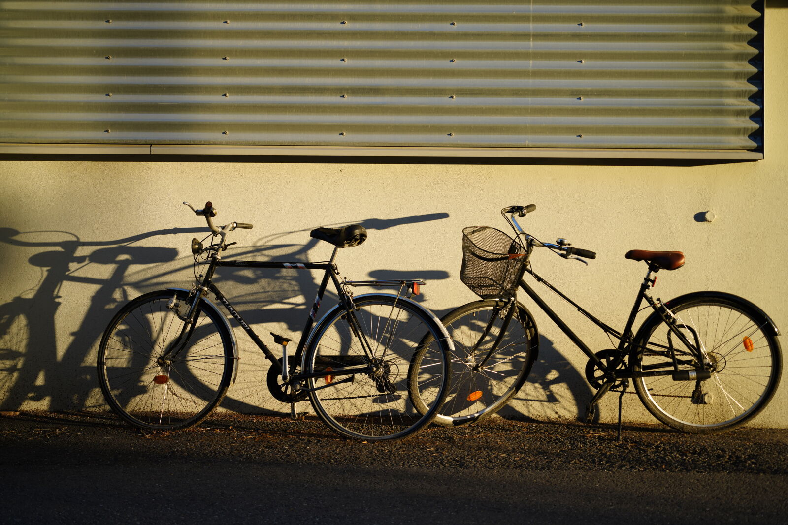 Sony a7R IV sample photo. Sunset bicycles photography