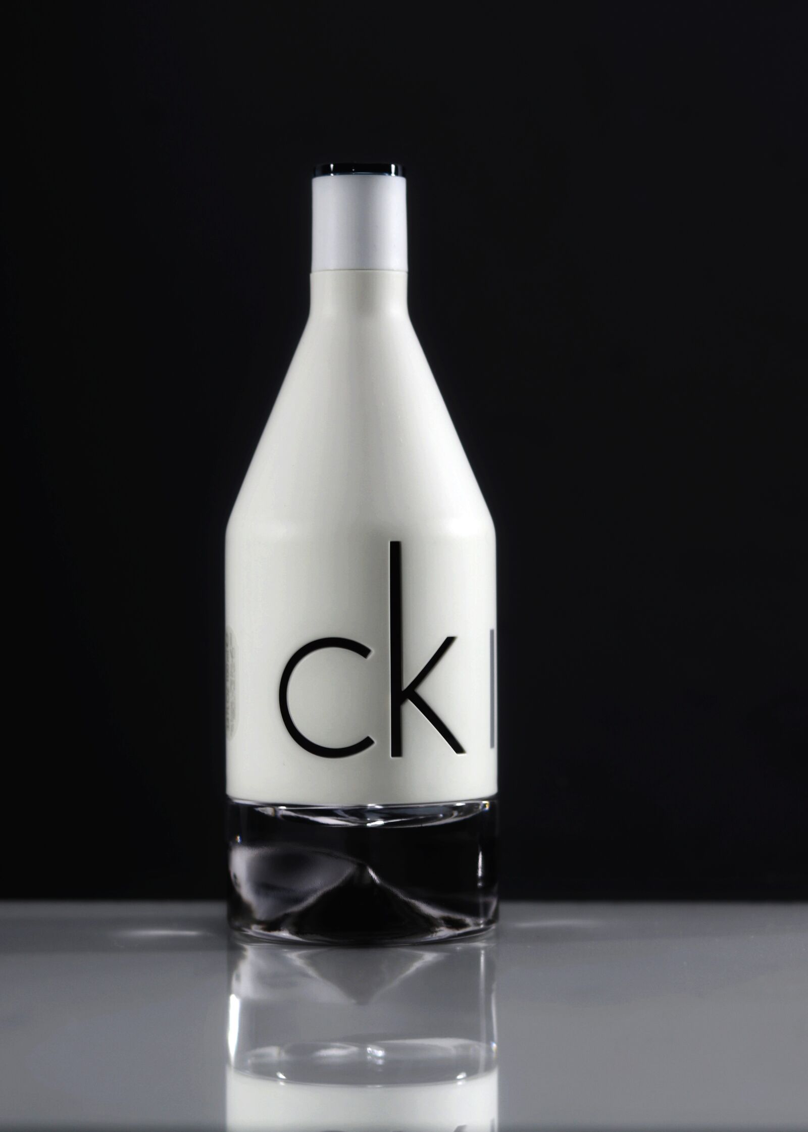 Canon EOS 80D sample photo. Perfume, male, the smell photography