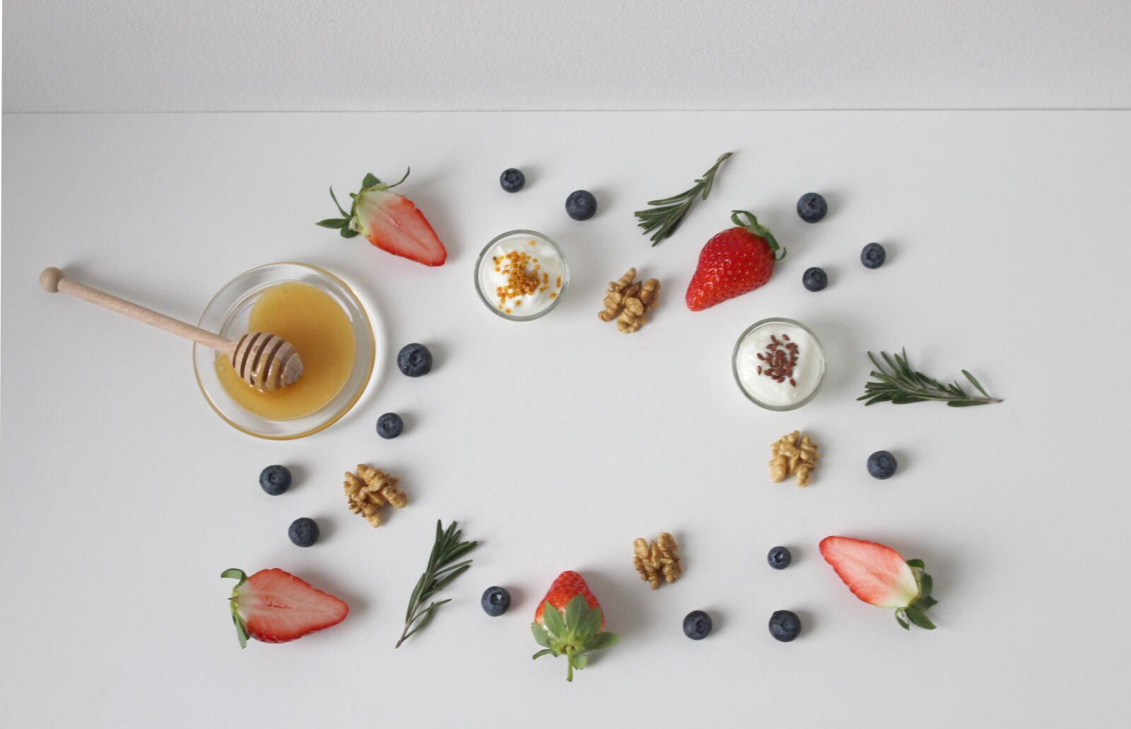 Canon EOS 700D (EOS Rebel T5i / EOS Kiss X7i) sample photo. Honey, strawberry, food photography