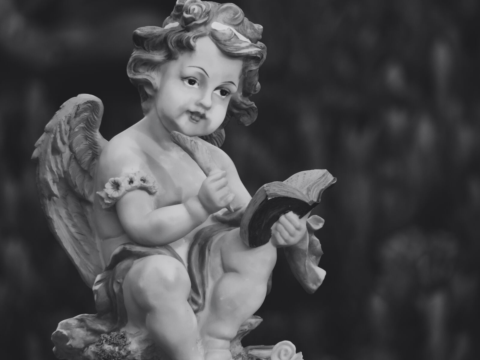 Nikon Coolpix P520 sample photo. Black and white, statue photography