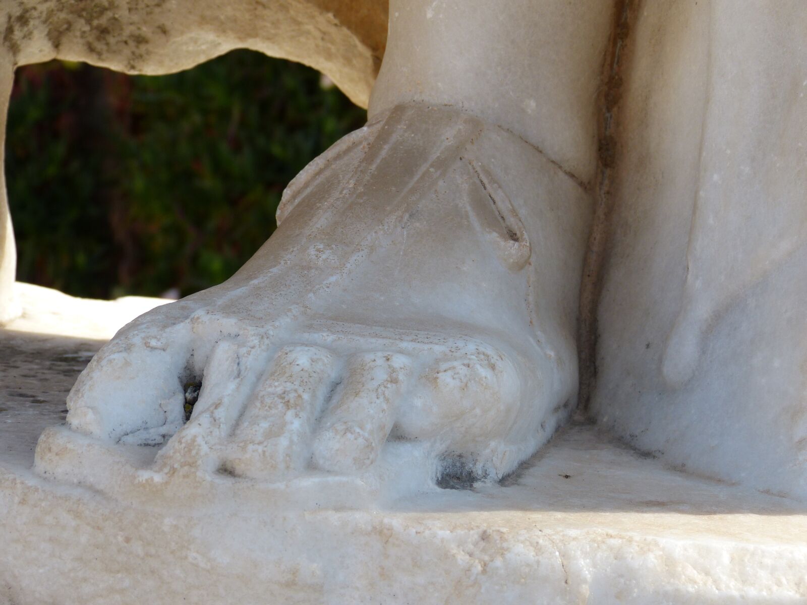 Panasonic Lumix DMC-FZ150 sample photo. Foot, leg, toe photography