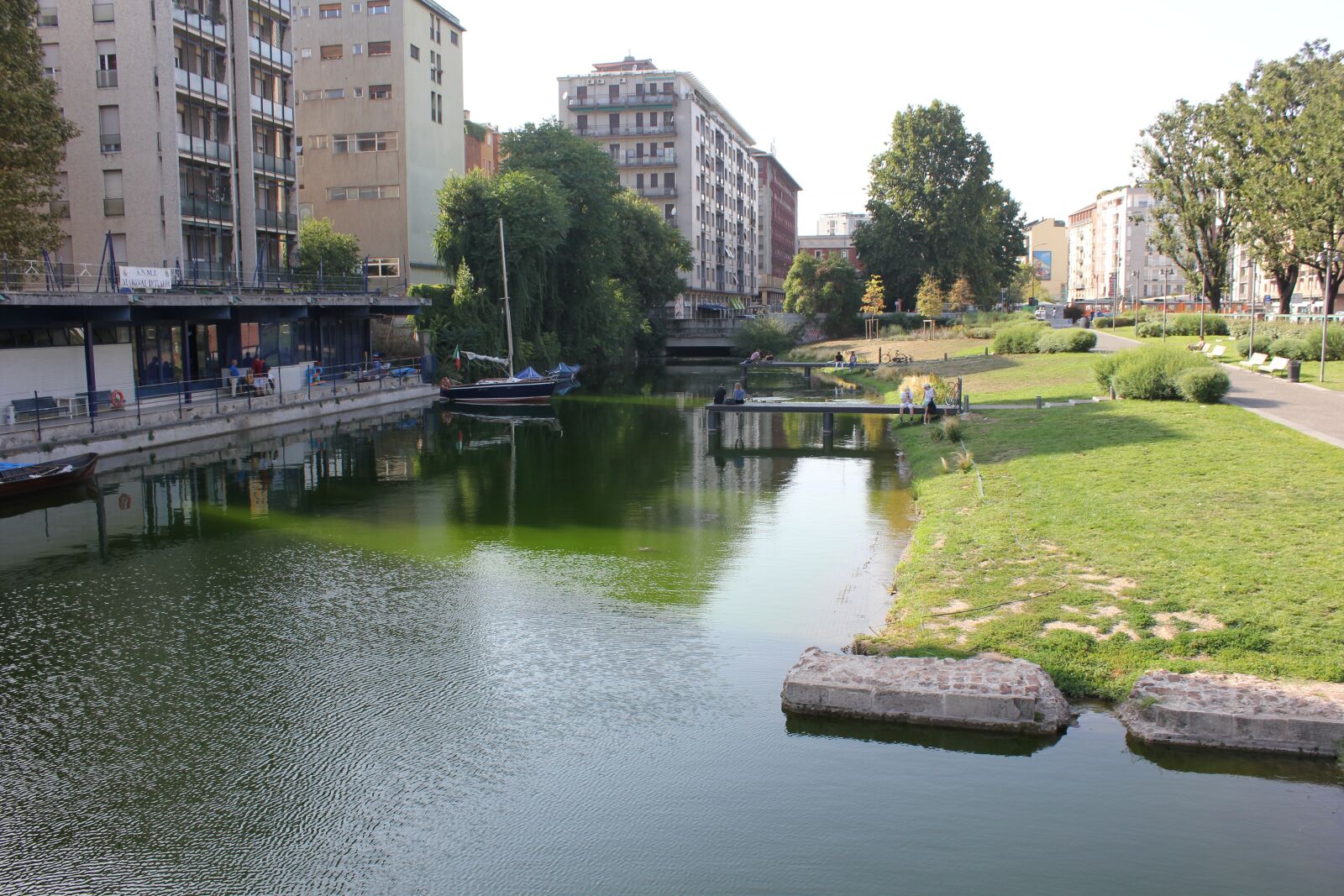 Canon EOS 550D (EOS Rebel T2i / EOS Kiss X4) sample photo. Boathouse, navigli, milan photography