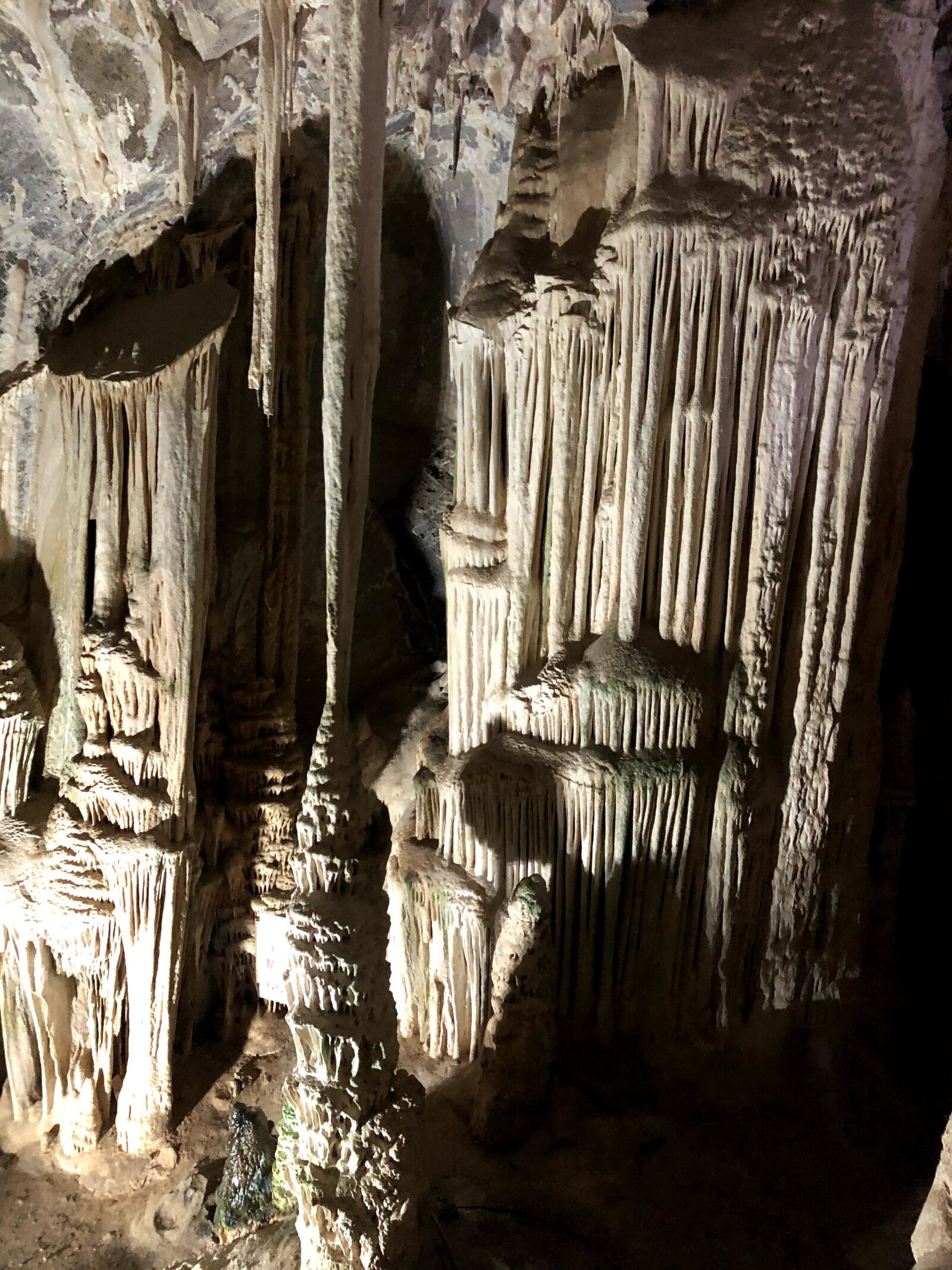 Apple iPhone 8 sample photo. Stalactites, stalagmites, caves photography