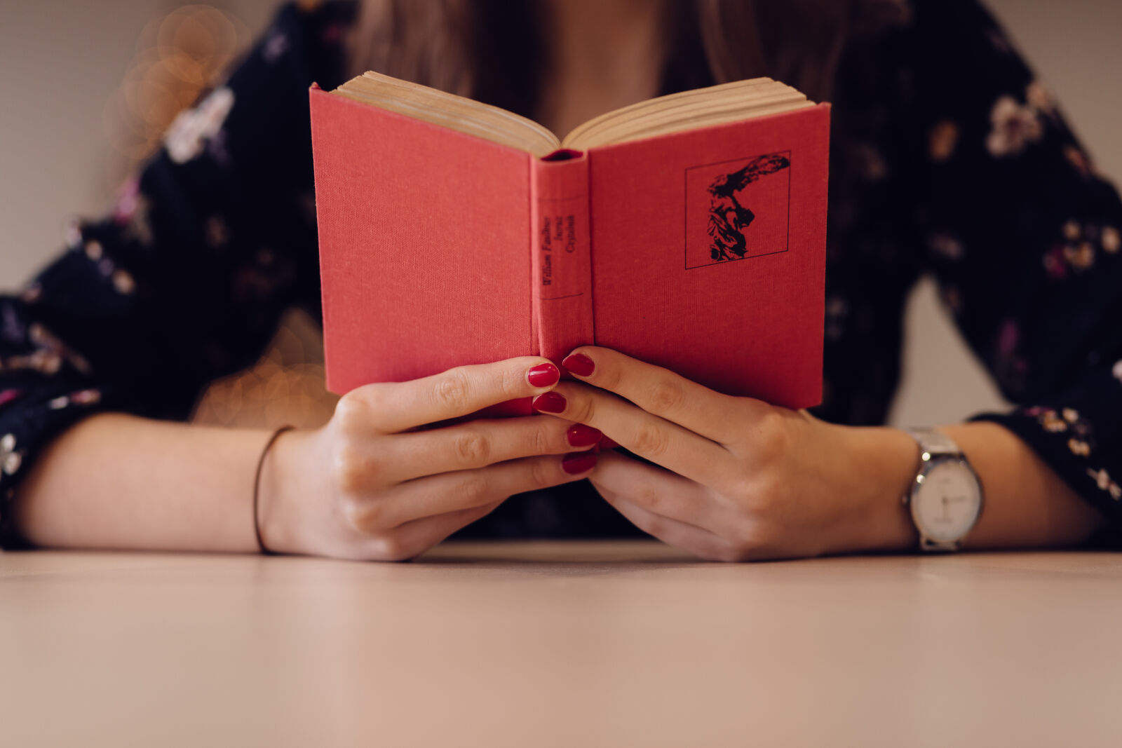 Canon EF 85mm F1.8 USM sample photo. Adult, blur, book, business photography