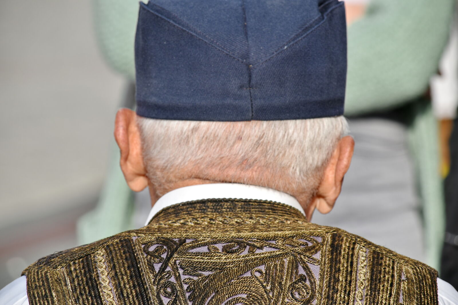 Nikon D5500 sample photo. Cardigan, old fashioned, old photography