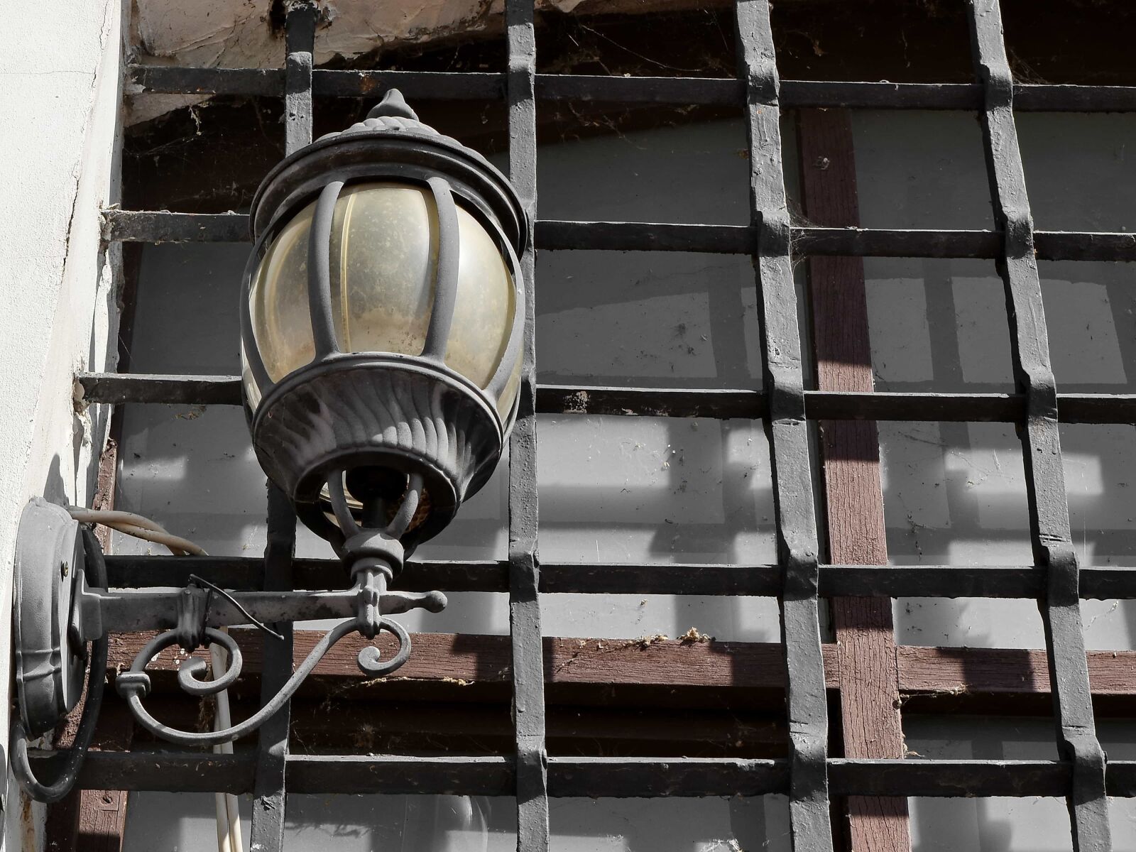 Nikon D5500 sample photo. Cast iron, lantern, steel photography