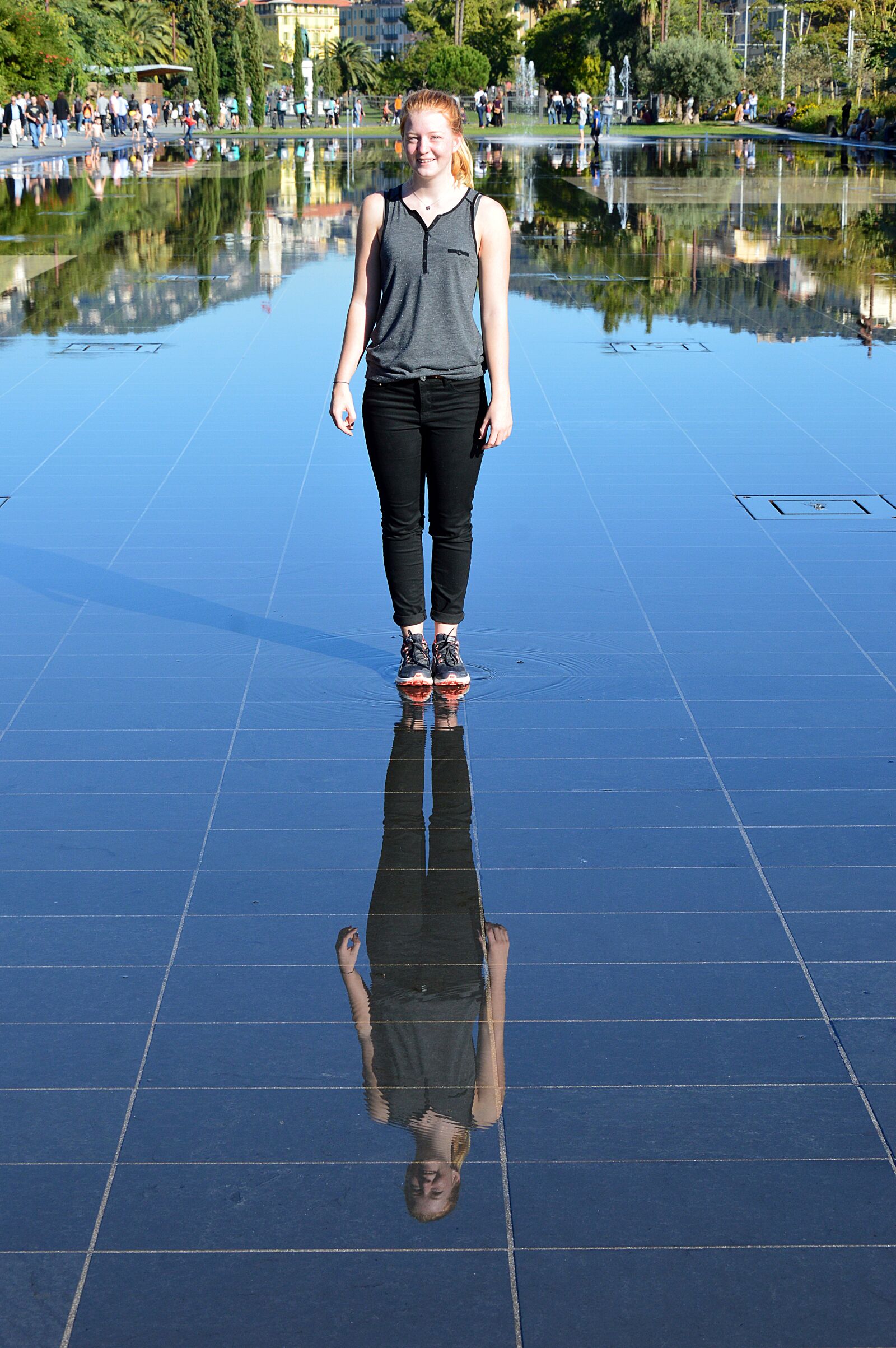 Nikon D3200 sample photo. Fountain mirror, water mirror photography