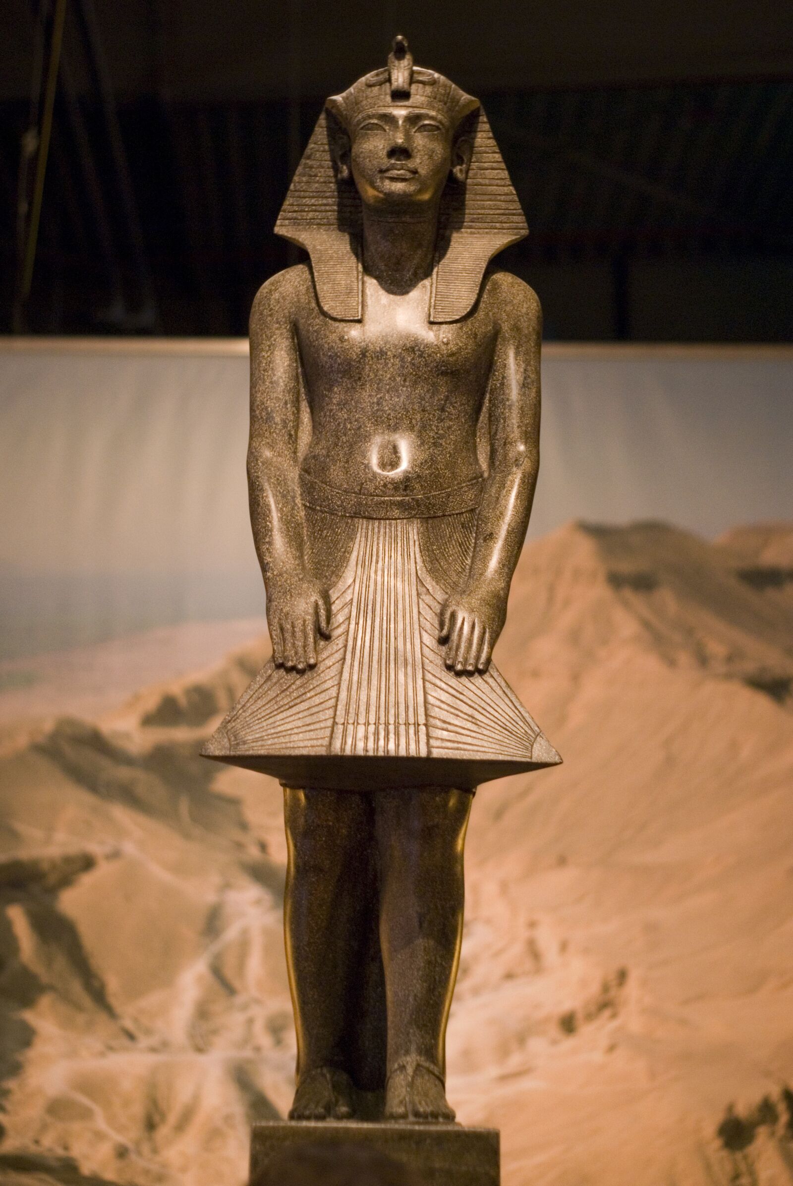 Sony Alpha DSLR-A100 sample photo. Grave, tutankhamun, egypt photography