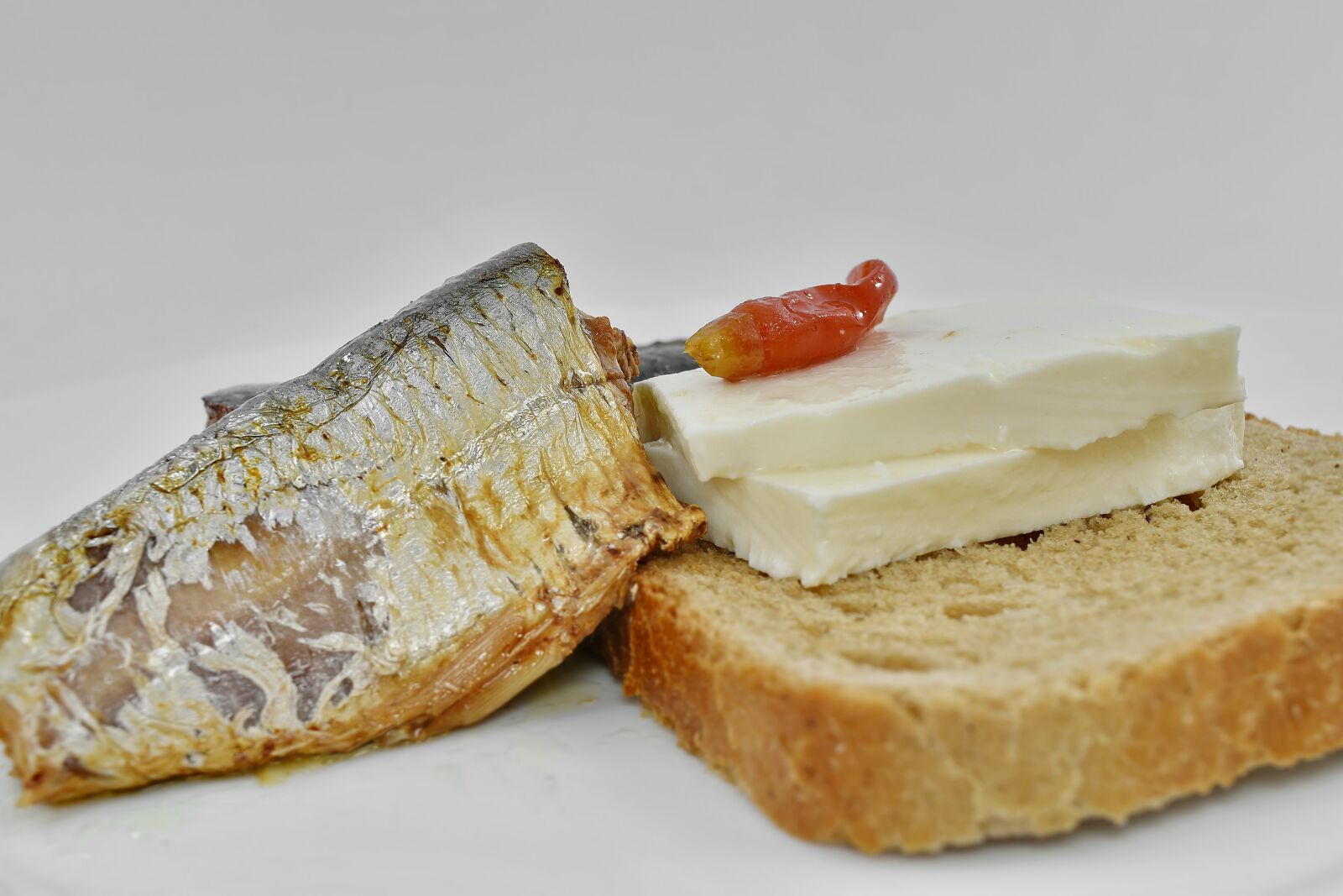 Nikon D5500 sample photo. Bread, cheese, meat, pepperoni photography