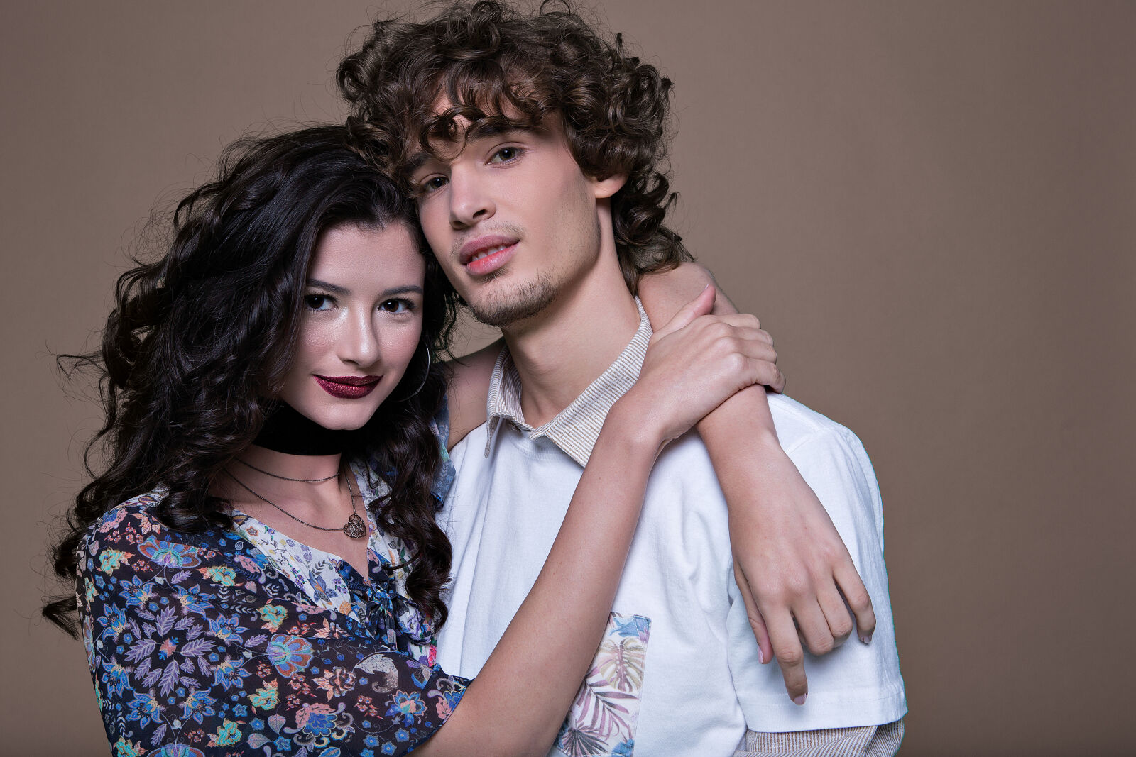Canon EF 24-70mm F2.8L USM sample photo. Affection, casual, couple, embrace photography