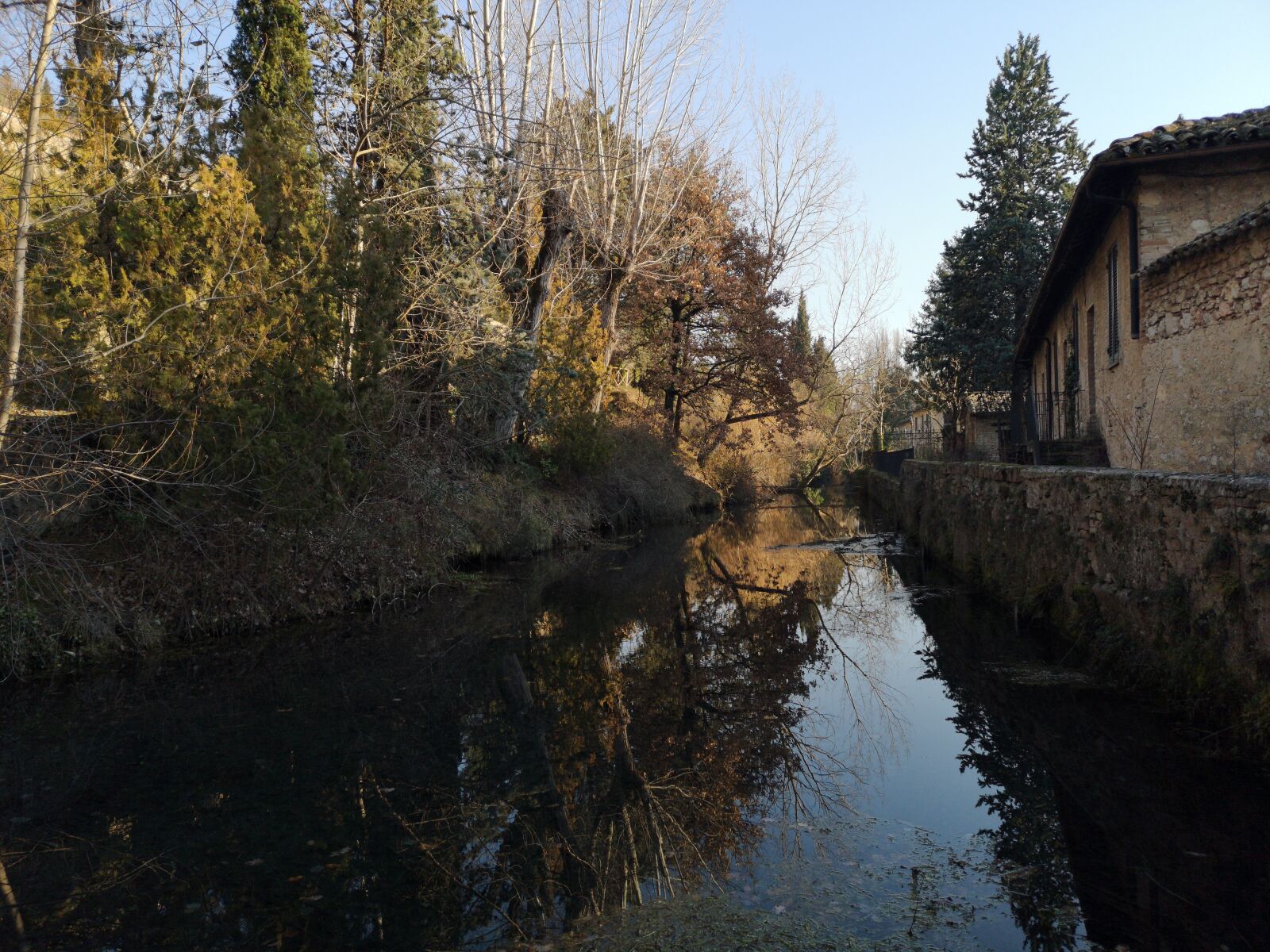HUAWEI CLT-L09 sample photo. River, led, pozzo photography