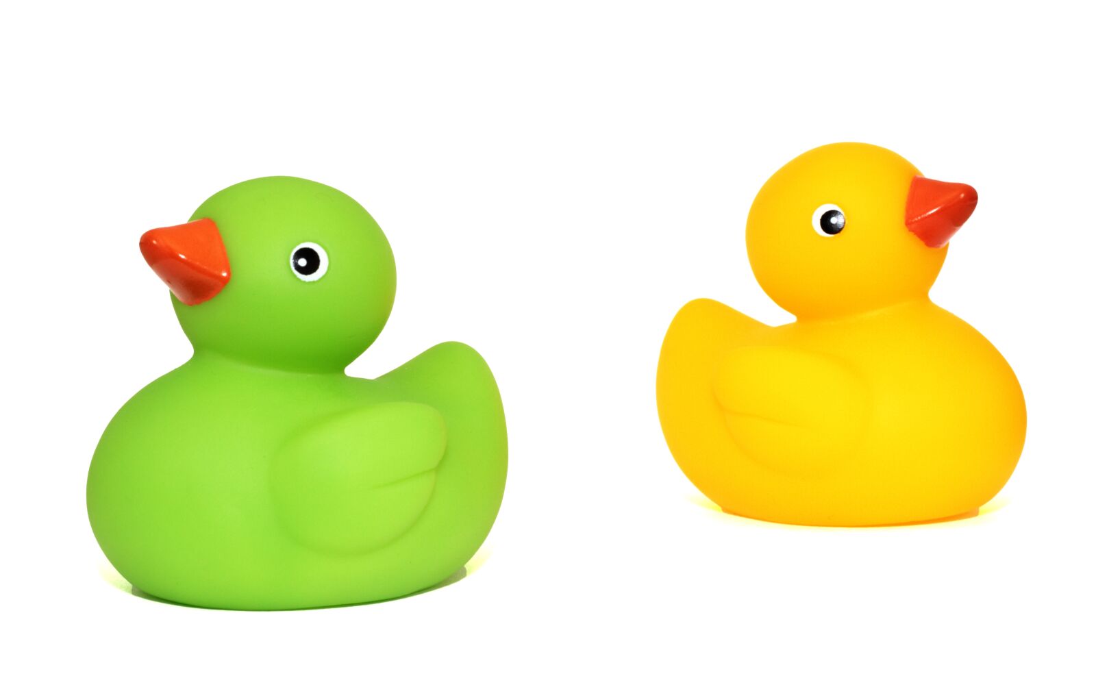 Canon EOS 550D (EOS Rebel T2i / EOS Kiss X4) sample photo. Yellow, duck, toy, beside photography