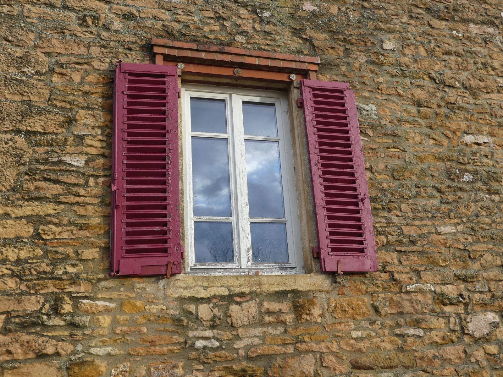 Panasonic Lumix DMC-FZ300 sample photo. Window, taizé, sky photography