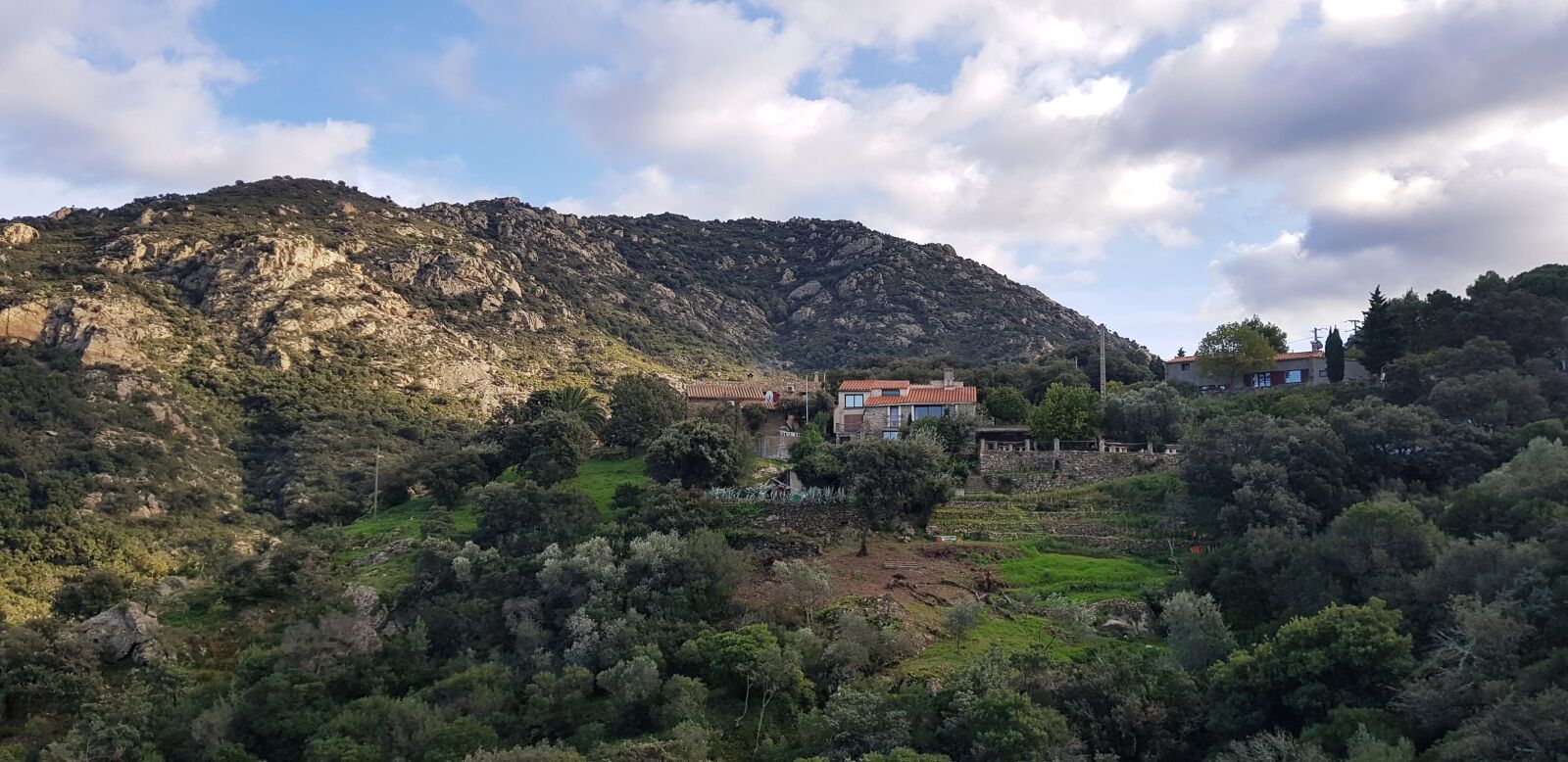 Samsung Galaxy S8 sample photo. Montagne, evasion, maison photography