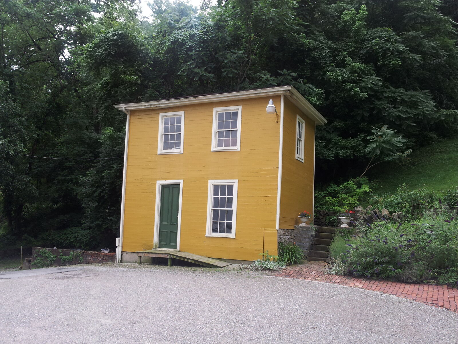 Samsung Galaxy S2 sample photo. House, tilt photography