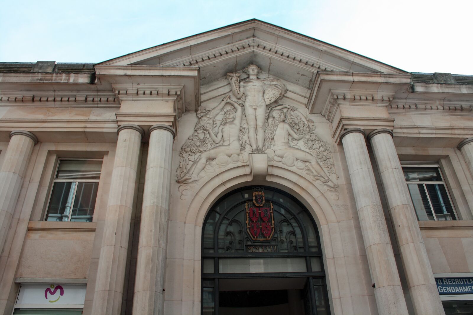 Canon EOS 1000D (EOS Digital Rebel XS / EOS Kiss F) sample photo. Ancient architecture, ancient doors photography