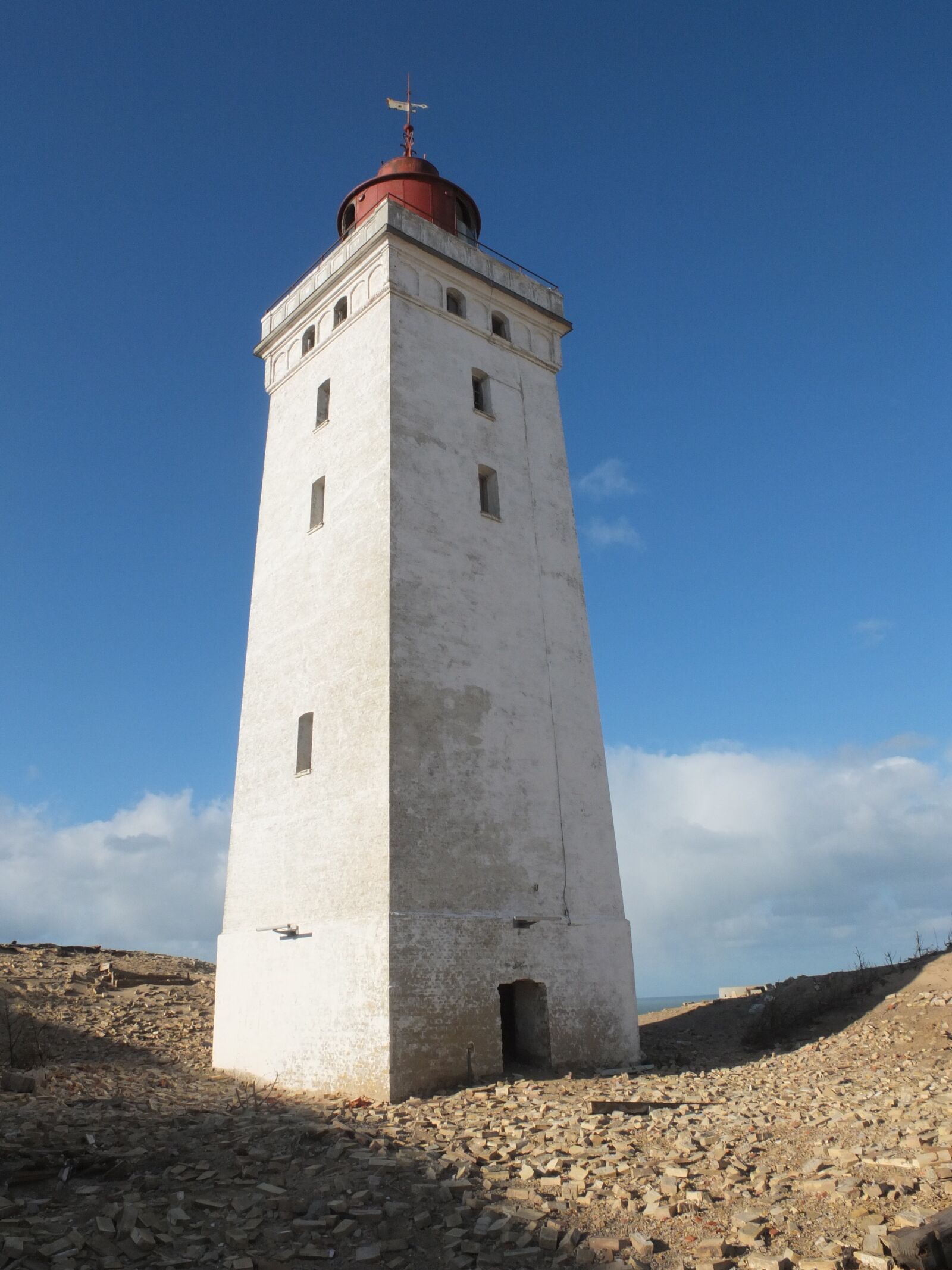 Fujifilm X10 sample photo. Denmark, løkken, lighthouse photography