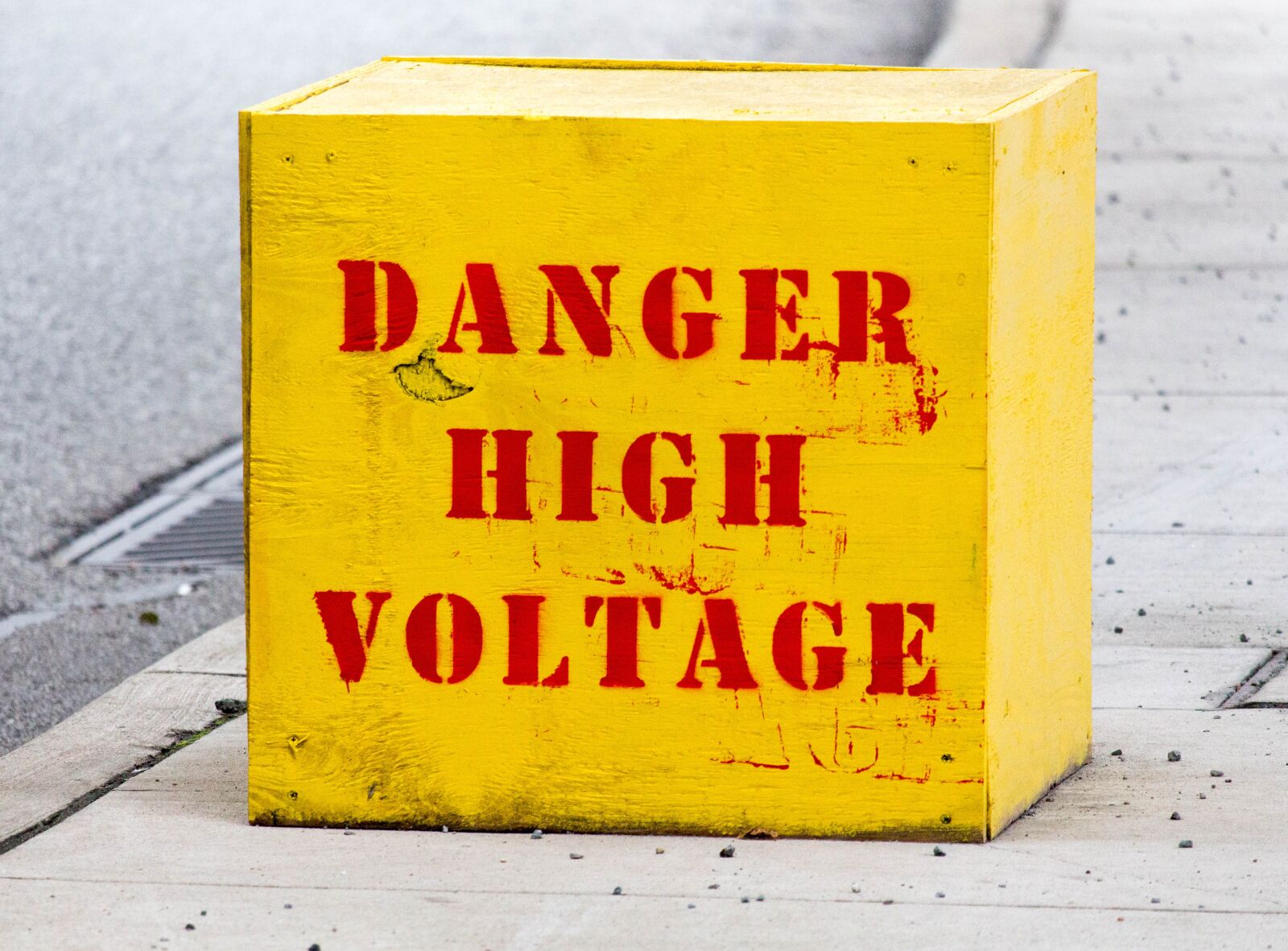 Canon EOS 700D (EOS Rebel T5i / EOS Kiss X7i) sample photo. Danger, high, voltage photography
