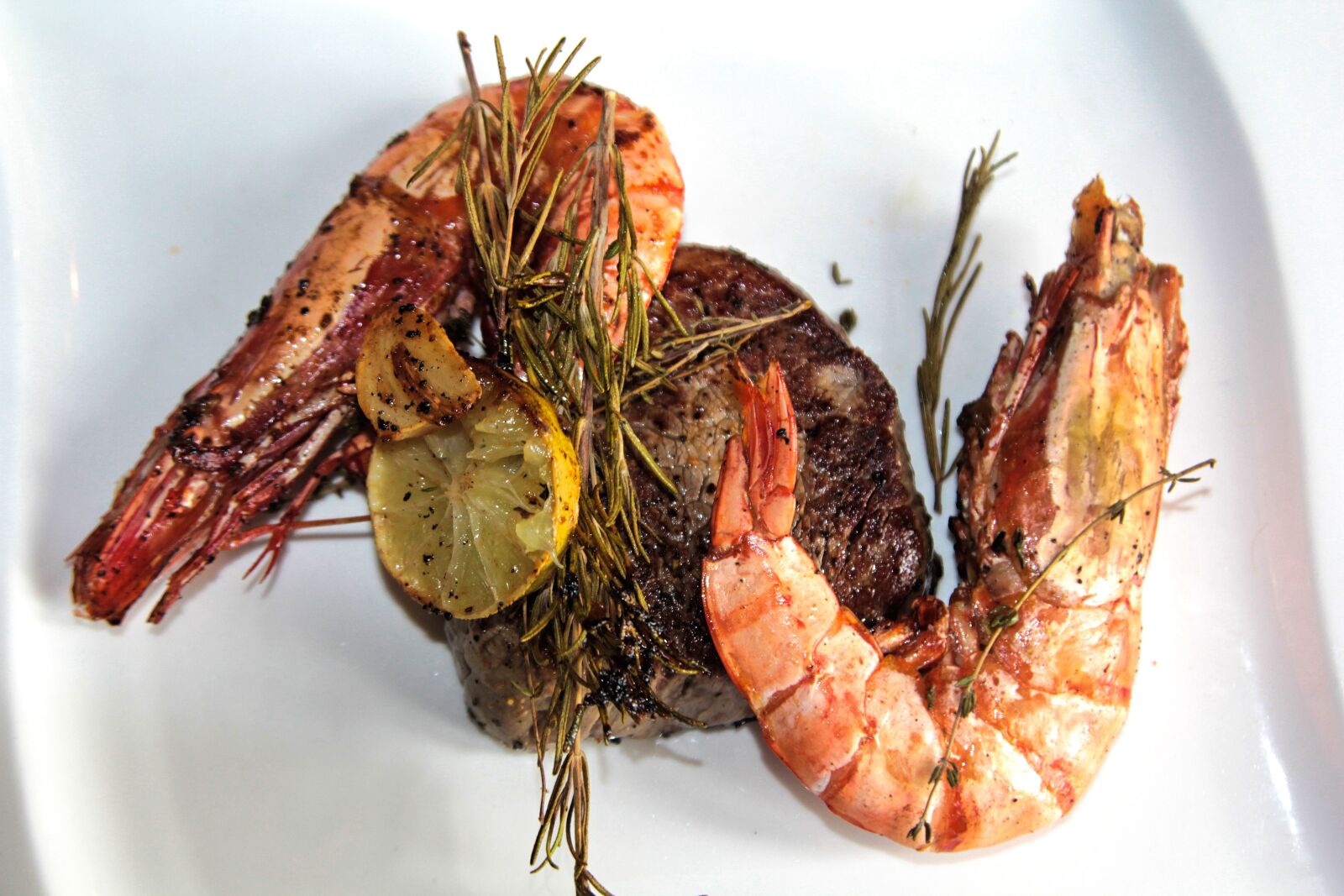 Canon EOS 60D + Canon EF 24-105mm F4L IS USM sample photo. Steak, scampi, eat photography