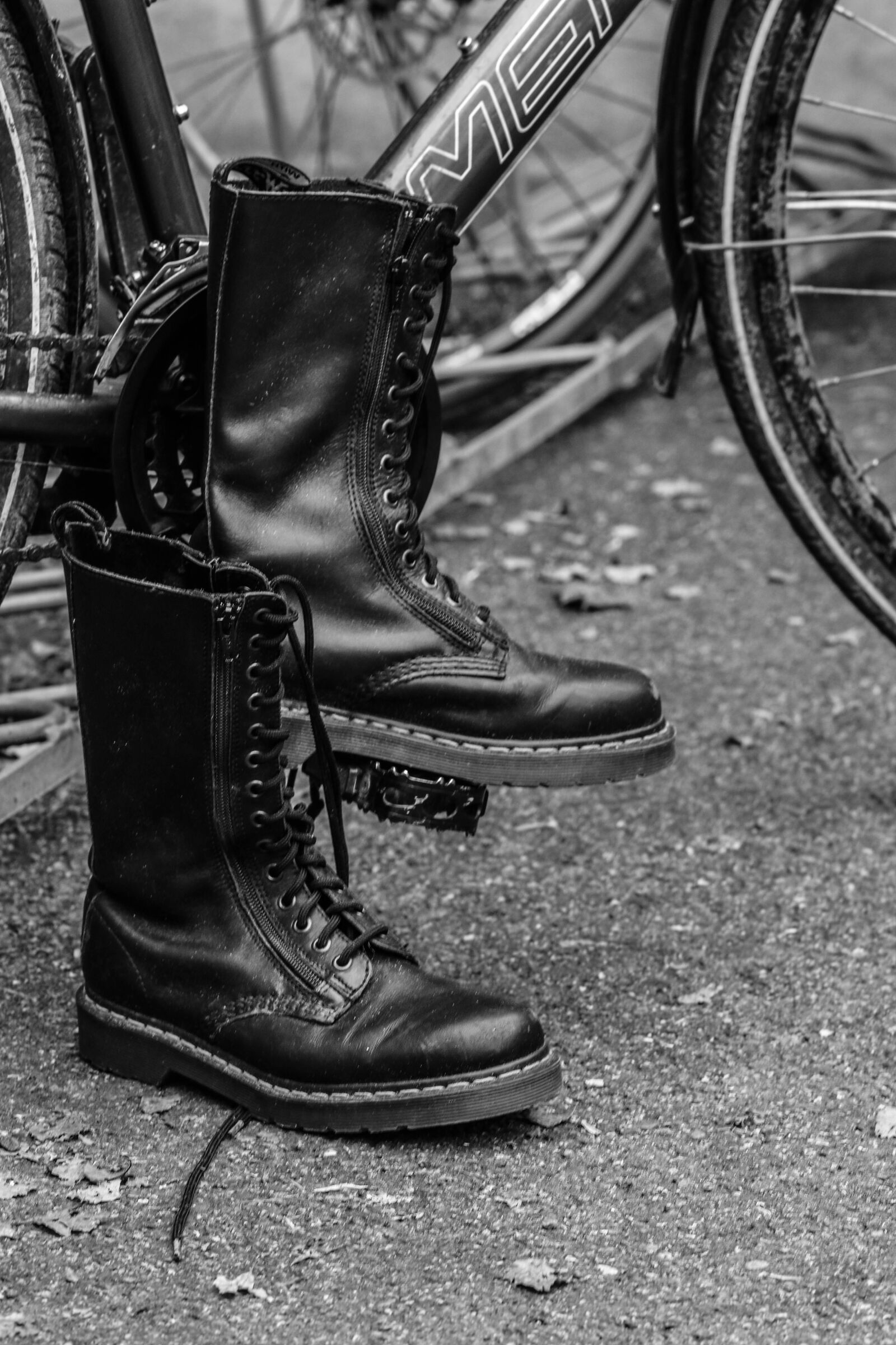 Canon EOS 7D Mark II sample photo. Boot, bicycle, cycle photography